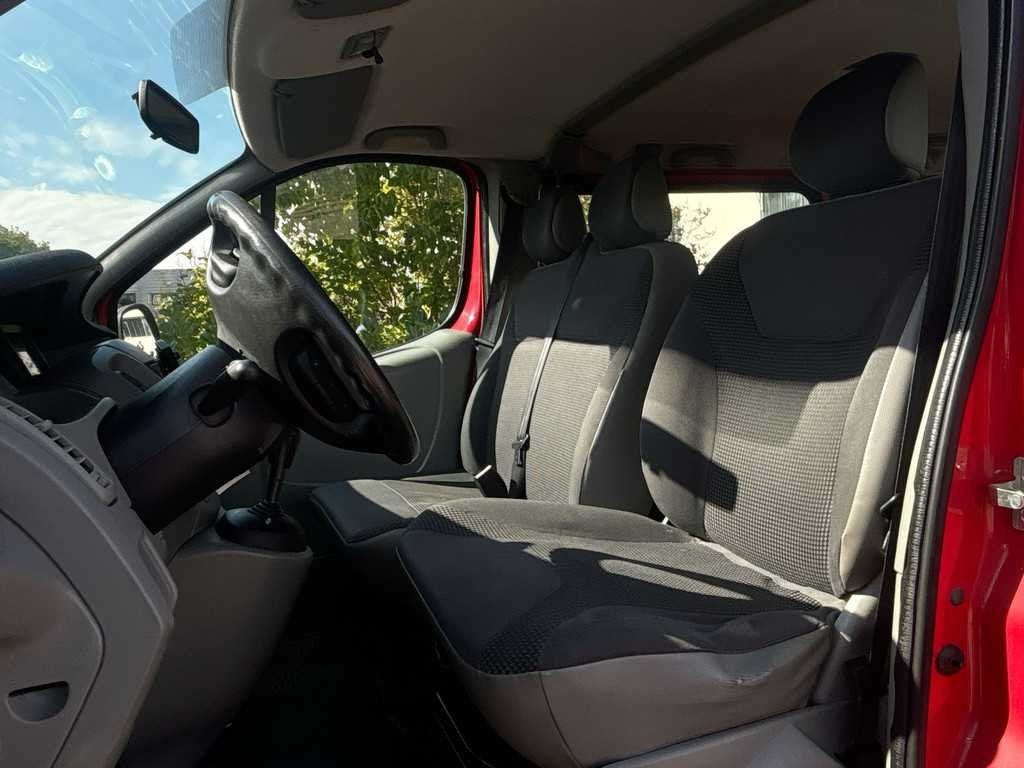 Opel Vivaro Combi 2.5 CDTI L2H1 | 54-KVT-6, Auto's, Origineel Nederlands, Bedrijf, Diesel, 9 stoelen