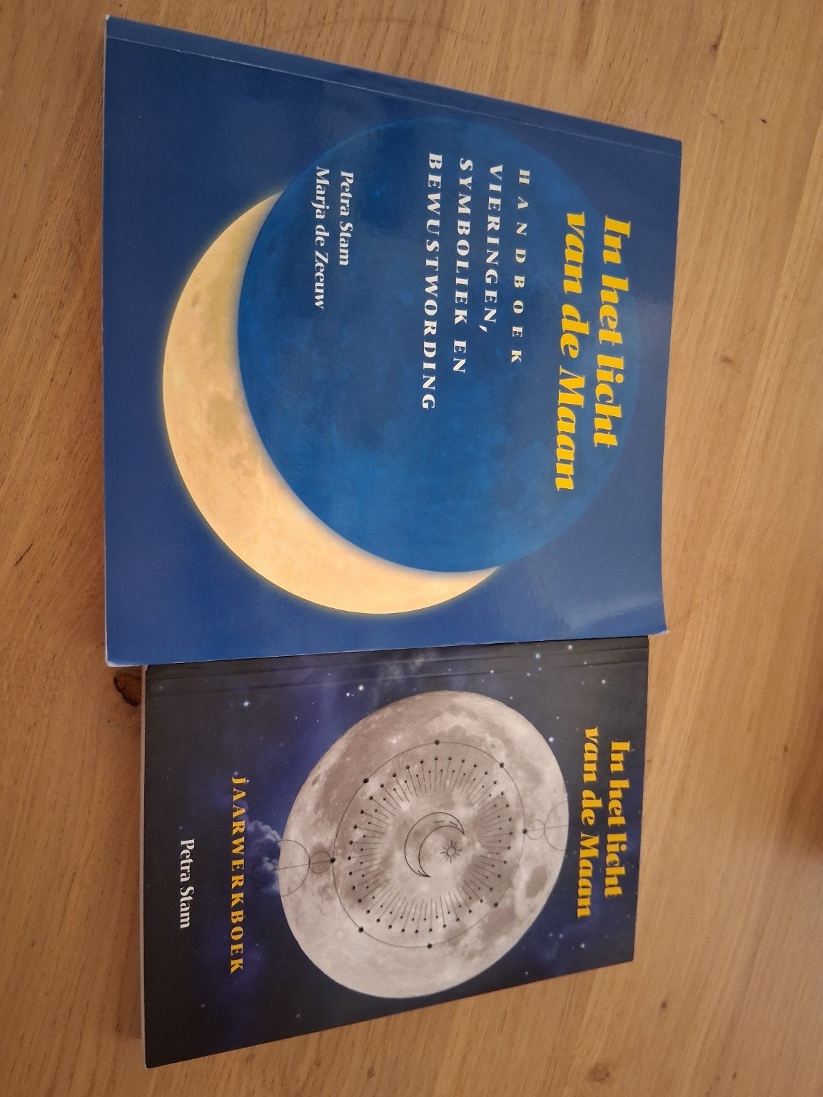Marja de Zeeuw - In het licht van de maan, Achtergrond en Informatie, Astrologie, Ophalen of Verzenden, Zo goed als nieuw