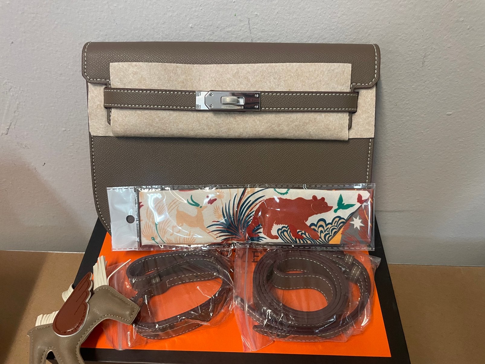 Hermes Handtas - Beige - Unisex - Nieuw in Doos, Sieraden, Tassen en Uiterlijk, Tassen | Schoudertassen, Ophalen of Verzenden