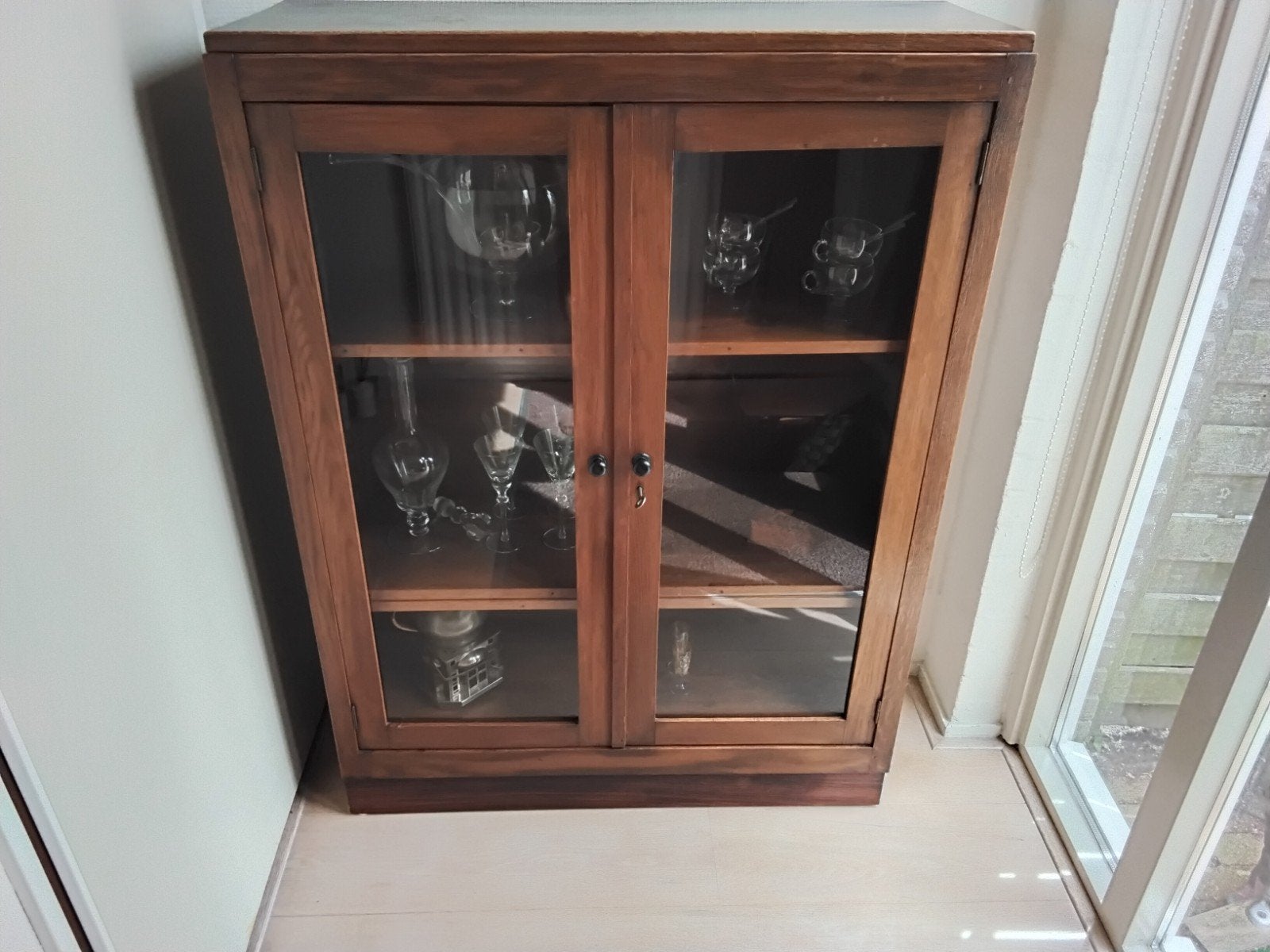 Vitrinekastje grootmoederstijd met 2 deurtjes (excl.glaswerk, Ophalen, Gebruikt, 100 tot 150 cm, 50 tot 100 cm