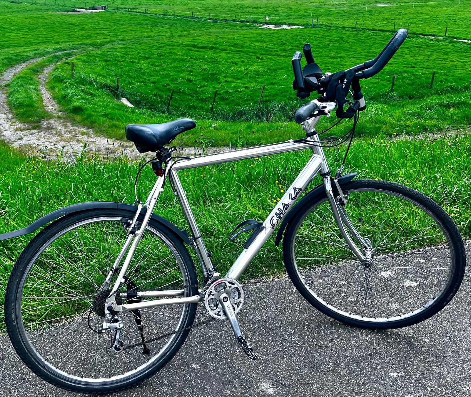 Mountainbike herenfiets merkCHACKA,N3vòòr&N9achterZGAN, 28 inch, 10 tot 15 versnellingen, Zo goed als nieuw, 57 tot 61 cm