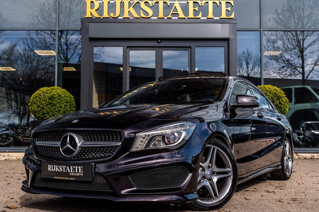 Mercedes CLA-klasse 180 AMG|PANO|BLUETOOTH|KEYLESS|18'', Auto's, Gebruikt, 715 kg, 122 pk, Sedan