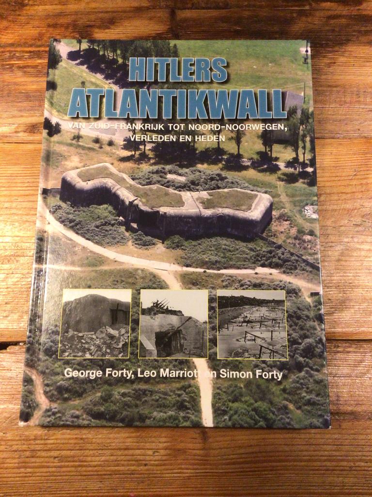 Hitlers Atlantikwall - Van Zuid-Frankrijk tot Noord-Noorwege, Boeken, Ophalen of Verzenden, Tweede Wereldoorlog, Zo goed als nieuw