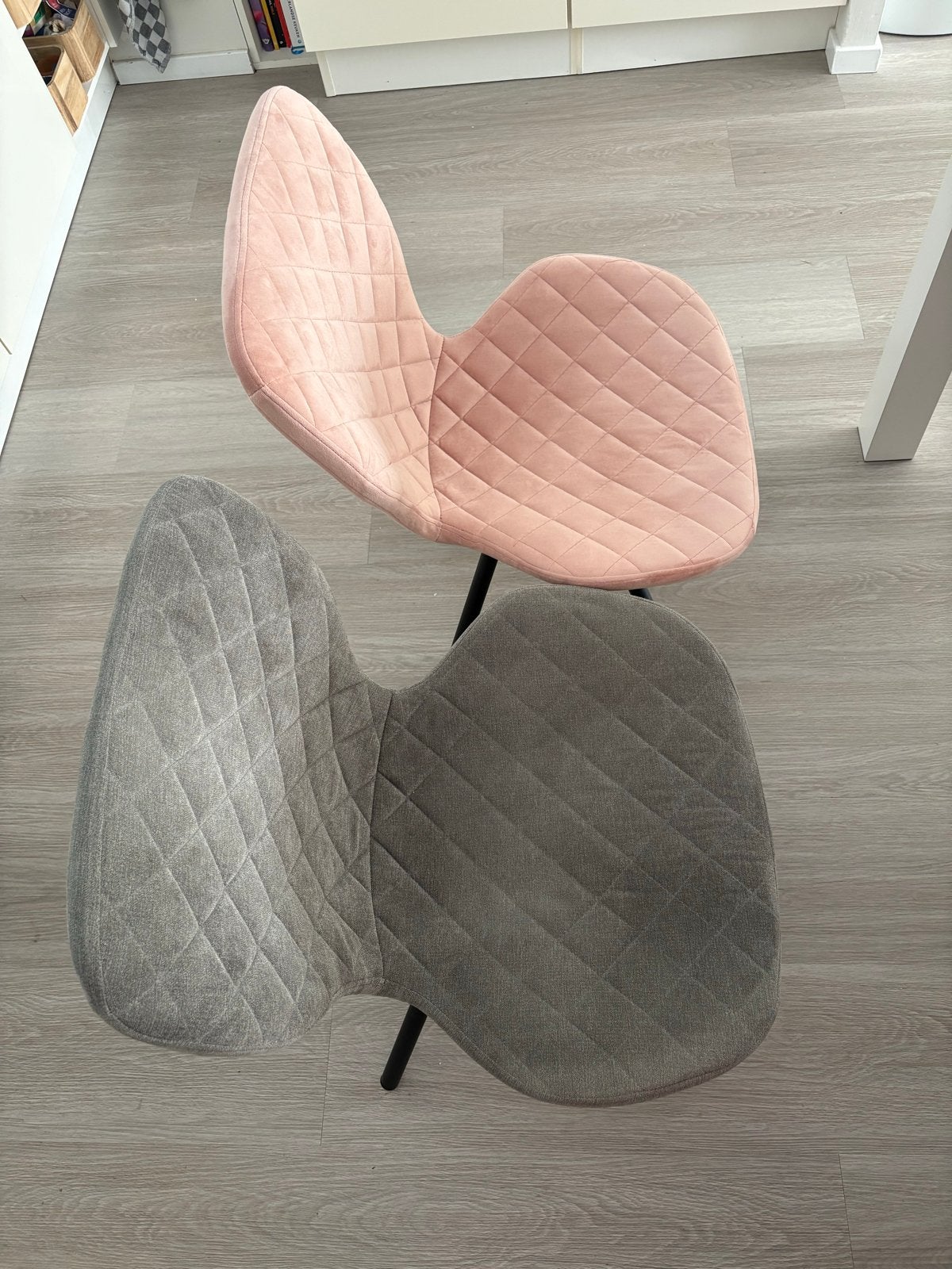 6 stoelen van Kwantum - Grijs en Roze, Huis en Inrichting, Stoelen, Ophalen, Gebruikt, Overige kleuren, Vijf, Zes of meer stoelen