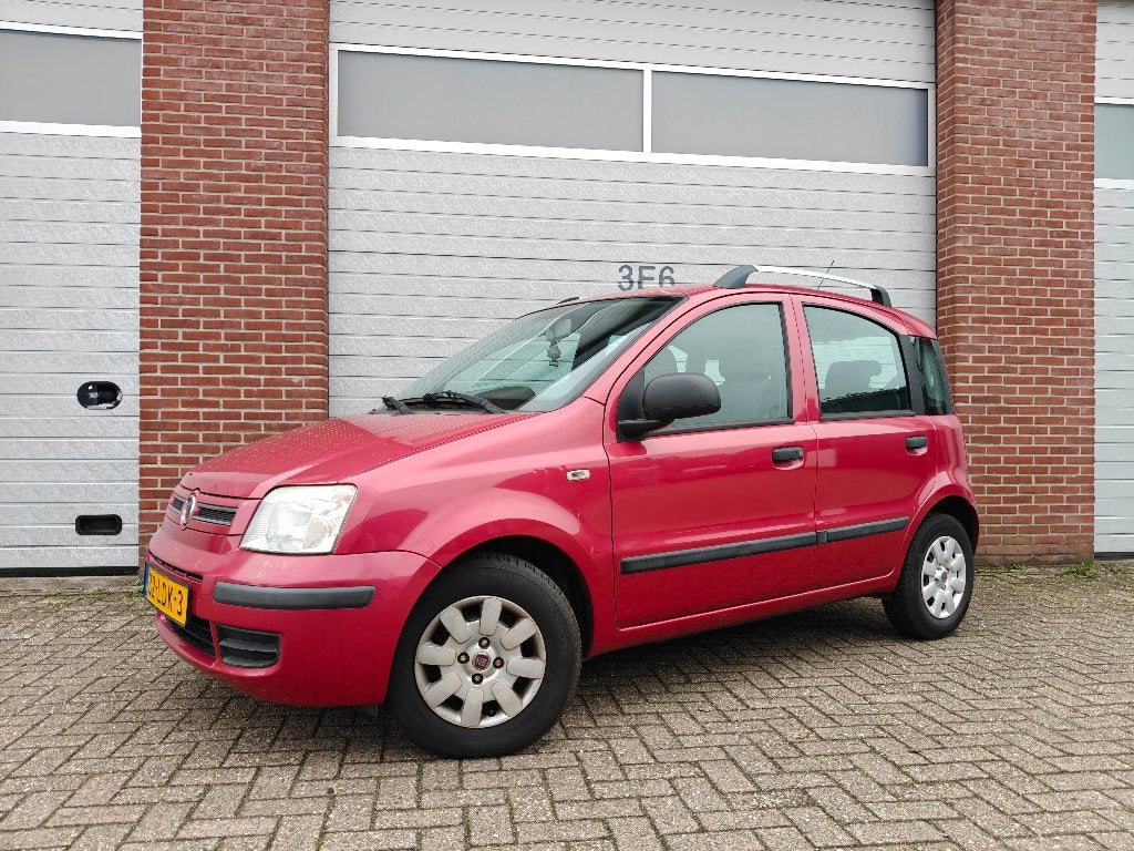 Fiat Panda 1.2 44KW 60PK 2010 Rood, Voorwielaandrijving, Stof, Elektrische ramen, 1242 cc