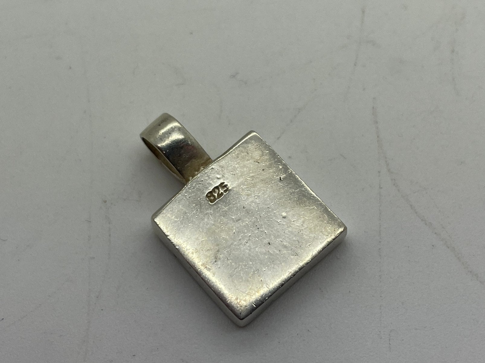 E573 Prachtige zilveren parelmoer hanger, Overige voorstellingen, Ophalen of Verzenden, X, Met edelsteen