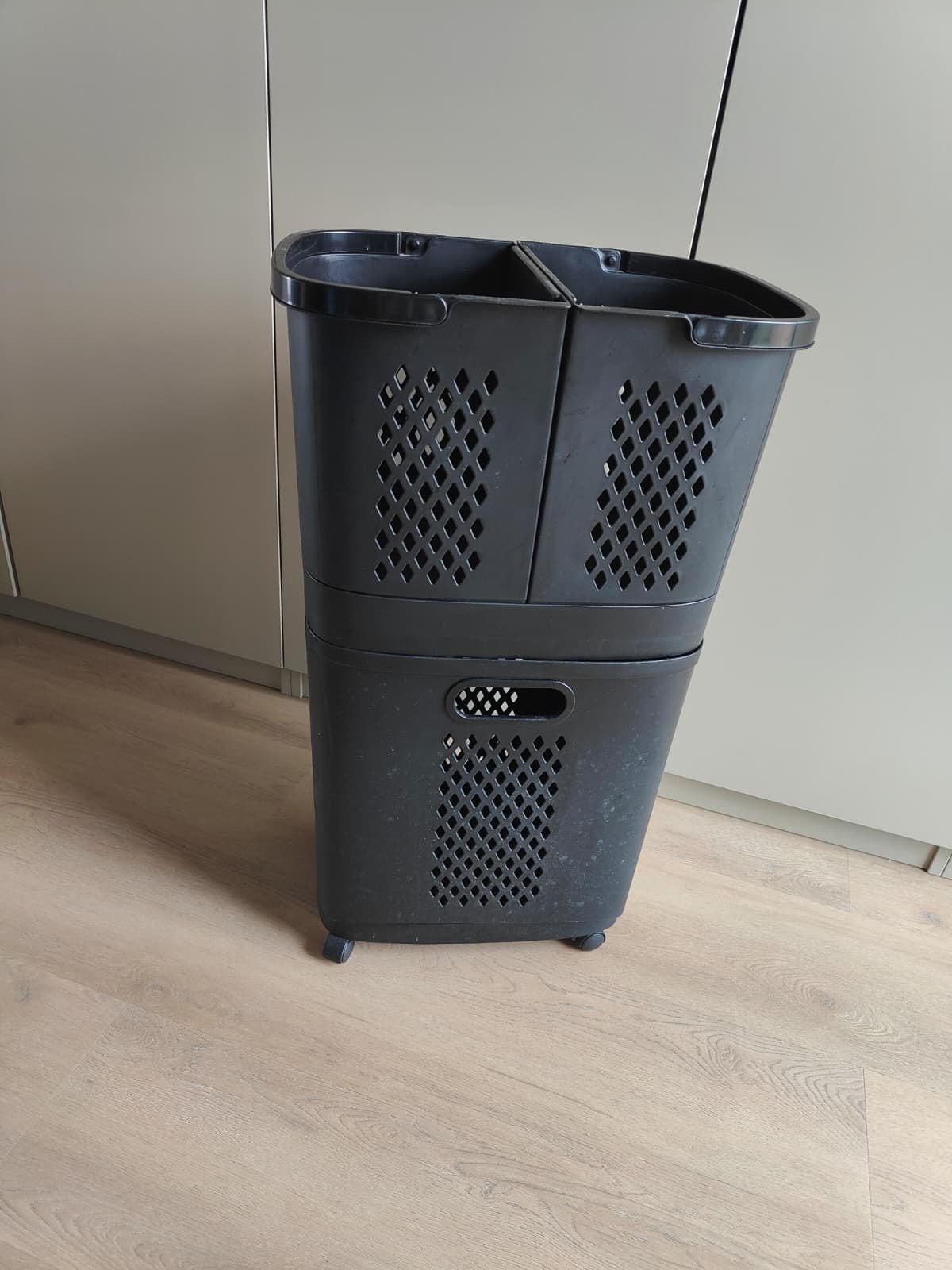Wasmand 3 vakken, Ophalen, Zo goed als nieuw, Zwart, Overige typen