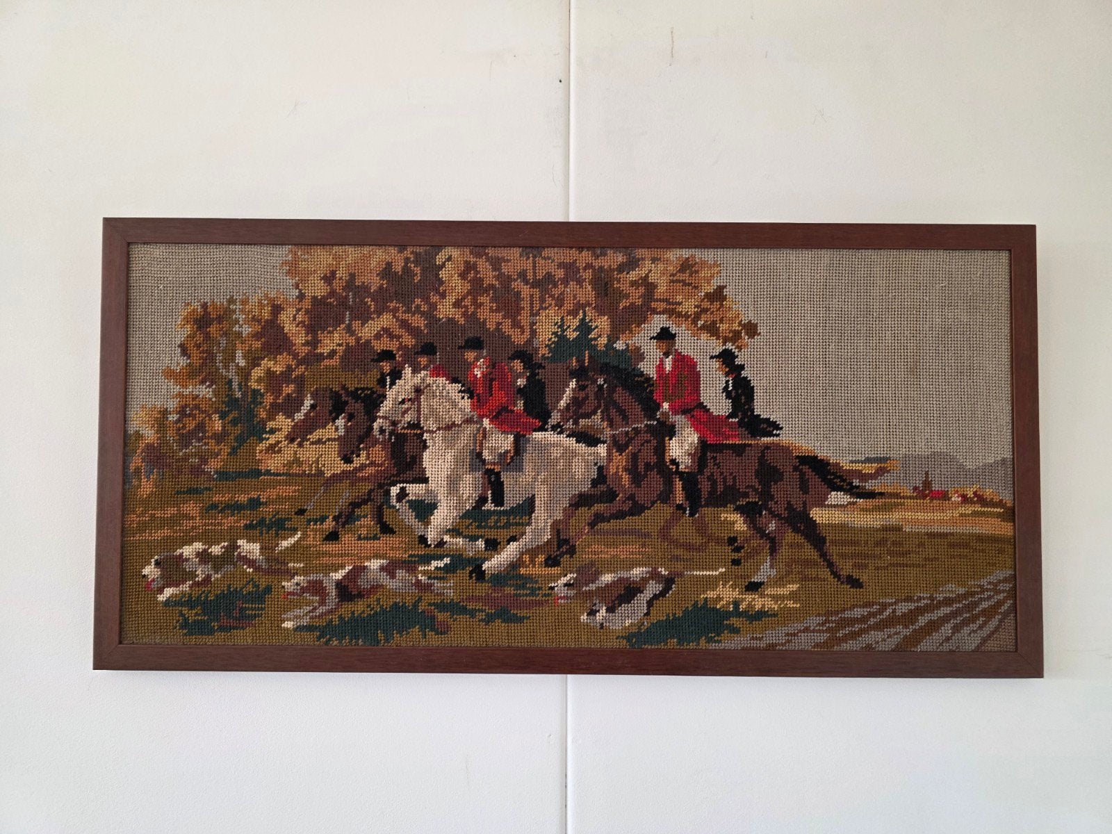 Vintage borduurwerk jachttafereel paarden in houten lijst, Antiek en Kunst, Ophalen of Verzenden