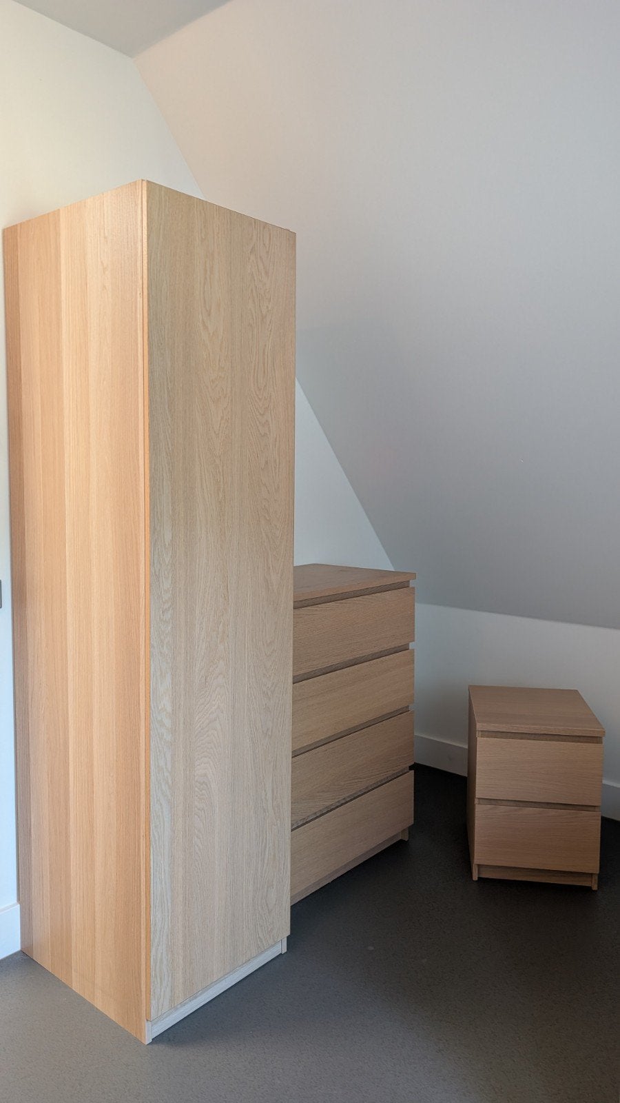 Ikea slaapkamerset: nachtkastje, ladekast, kledingkast, Huis en Inrichting, Kasten | Kledingkasten, Gebruikt, 100 tot 150 cm, Modern, Scandinavisch