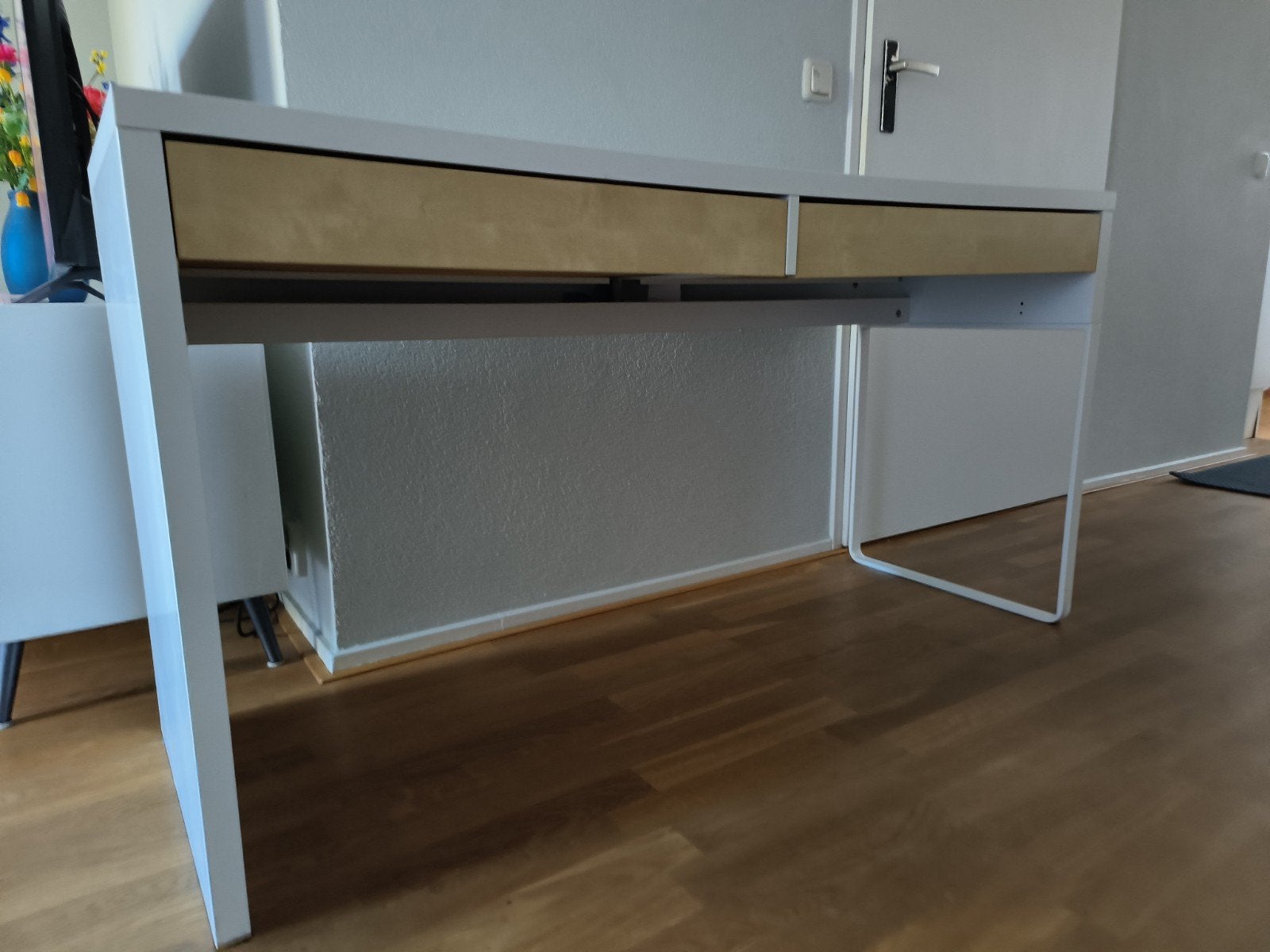 Ikea wit bureau met lades en kabeldoorvoer, Ophalen, 141 cm, Hout, Kabelgoot