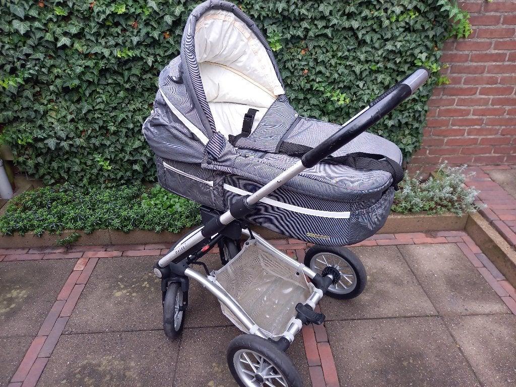 kinderwagen Mutsy 4-Rider met reiswieg en kinderzit, Ophalen, Gebruikt, Combiwagen, Mutsy