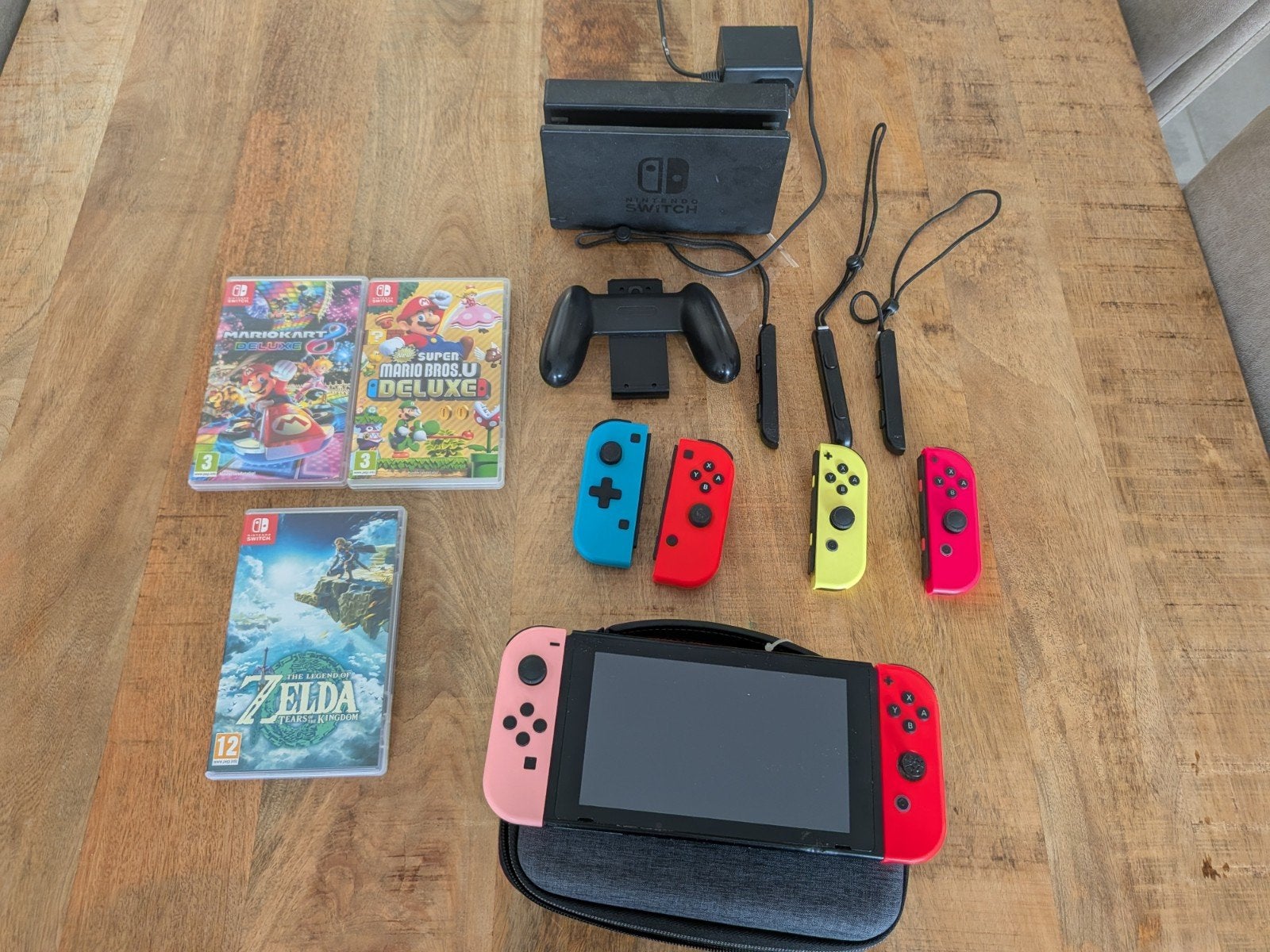 Nintendo Switch met 3 games en extra controllers, Ophalen, Met games, Zo goed als nieuw, Switch Original