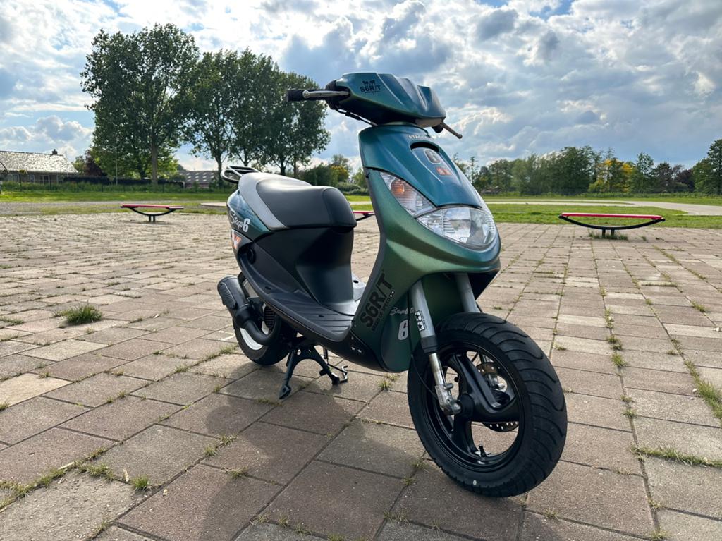 Extreem mooie 70cc vivacity gereviseerd incl krukas!, Fietsen en Brommers, Scooters | Peugeot, Zo goed als nieuw, Vivacity, Tweetakt
