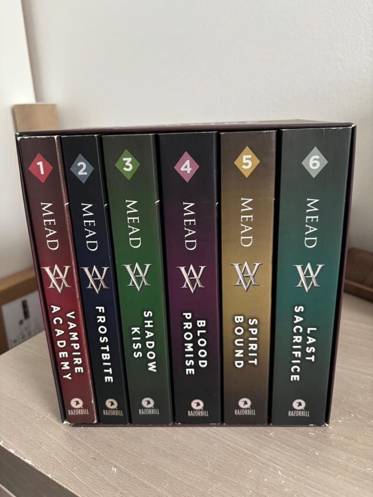 Richelle Mead - Vampire Academy Box Set 1-6, Boeken, Ophalen of Verzenden, Zo goed als nieuw, Richelle Mead