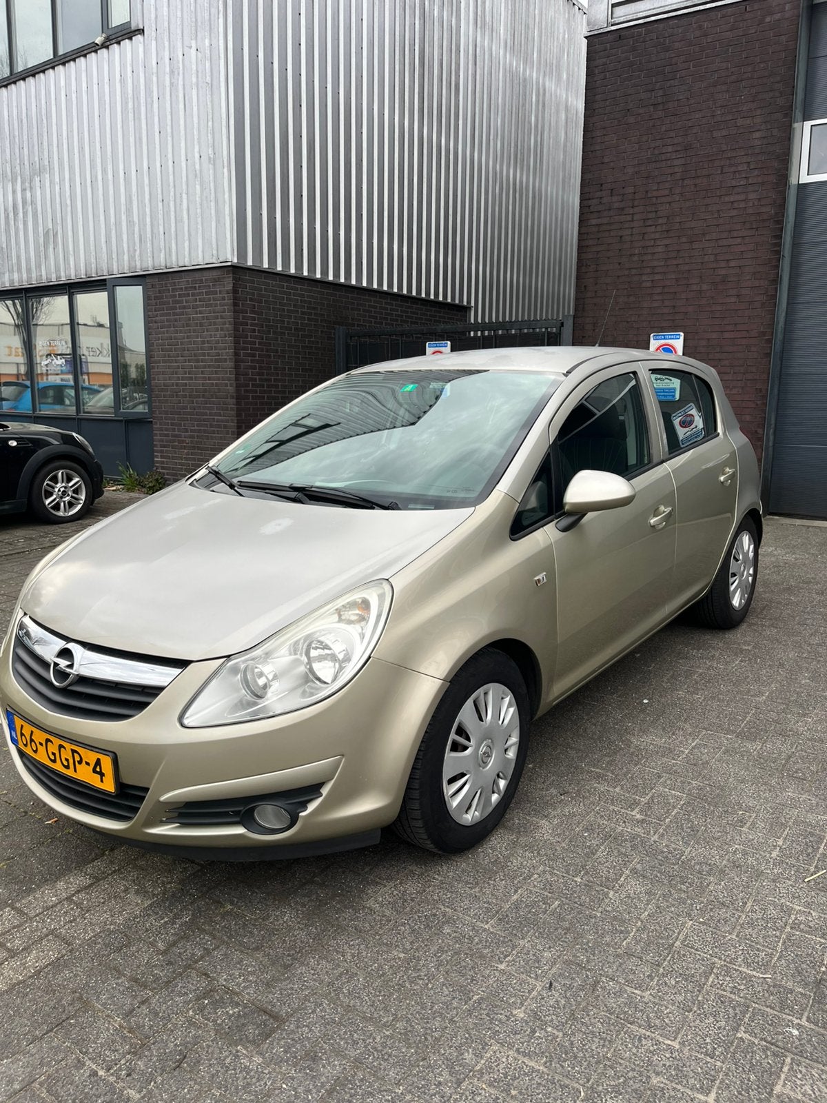 Opel Corsa 1.4 16V 5D 2008 Beige, Auto's, Voorwielaandrijving, 4 cilinders, Sound system, Origineel Nederlands