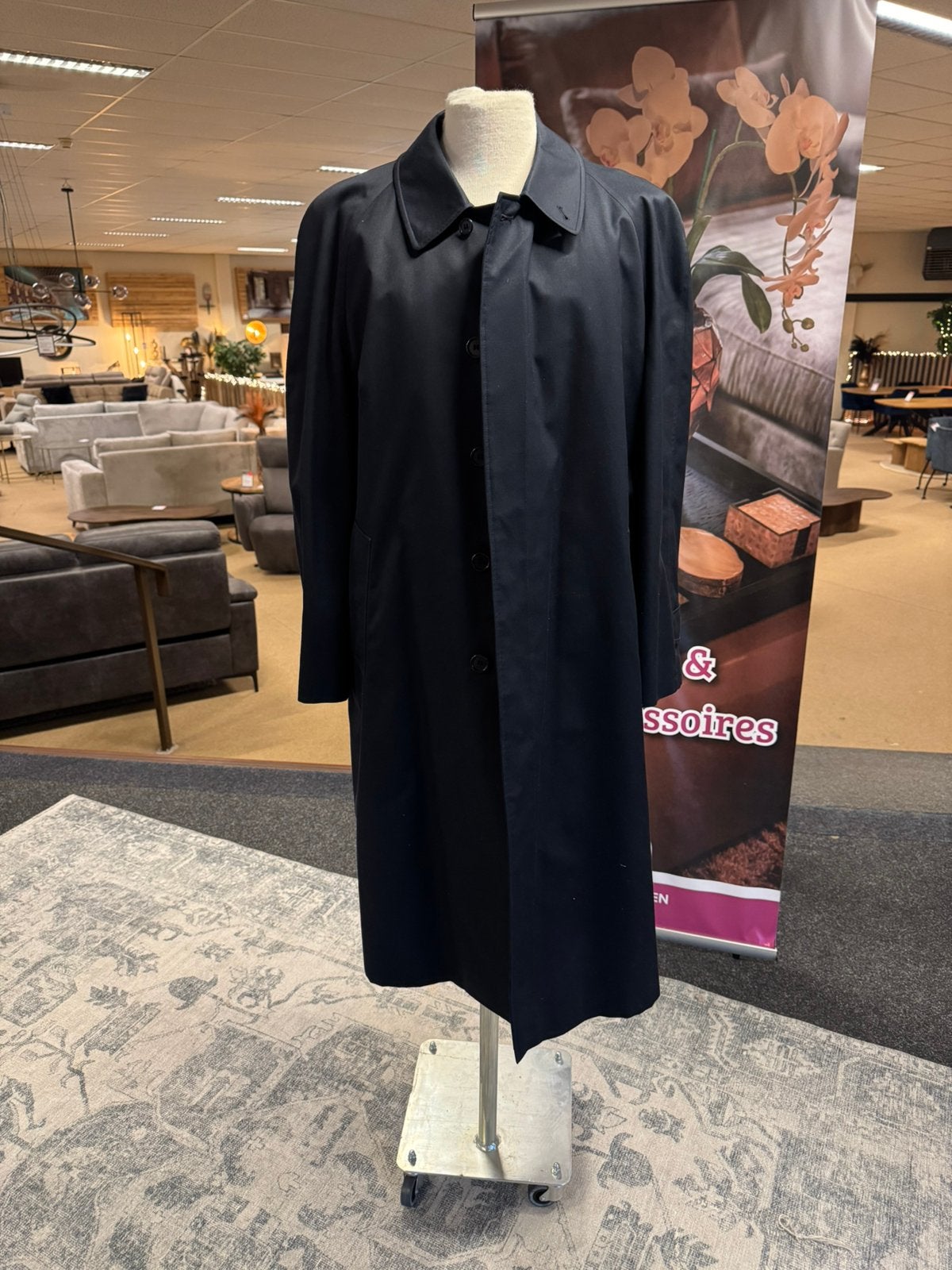 Trenchcoat Burberry Maat 52 R.L Koolblauw Direct/leverbaar, Maat 52/54 (L), Blauw, Nieuw, Ophalen of Verzenden