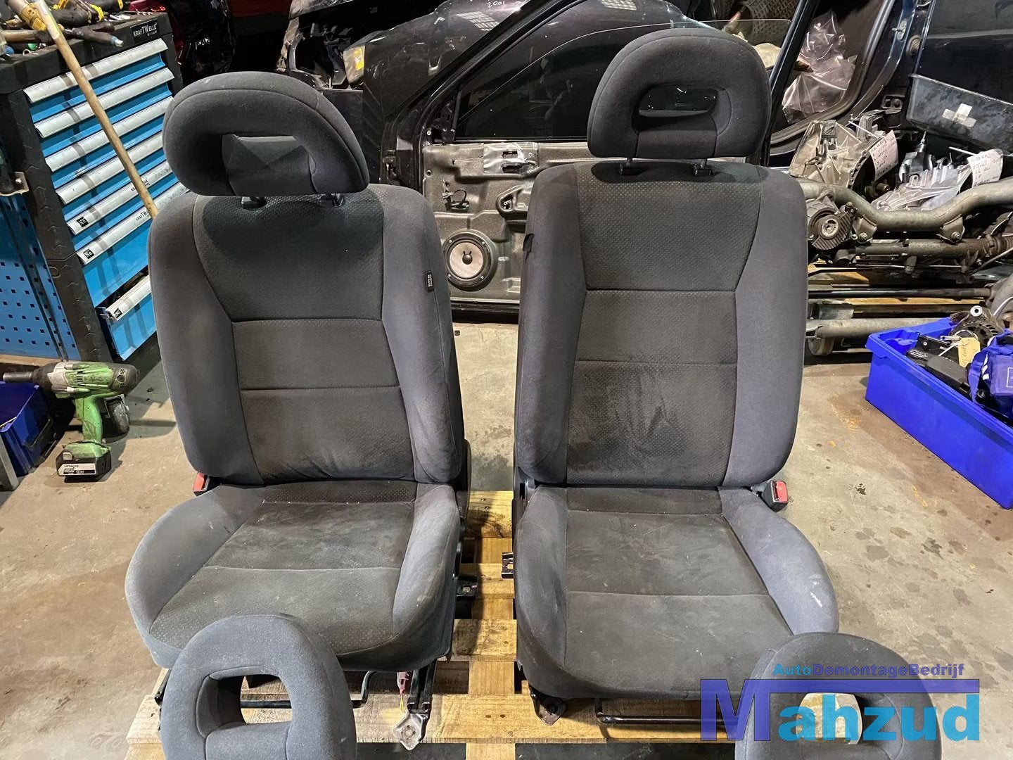 2005 MITSUBISHI LANCER 7 STATION INTERIEUR ZWART STOF, Info@mitsubishi-motors.com, Gebruikt, Mitsubishi Motors Corporation, Ophalen of Verzenden