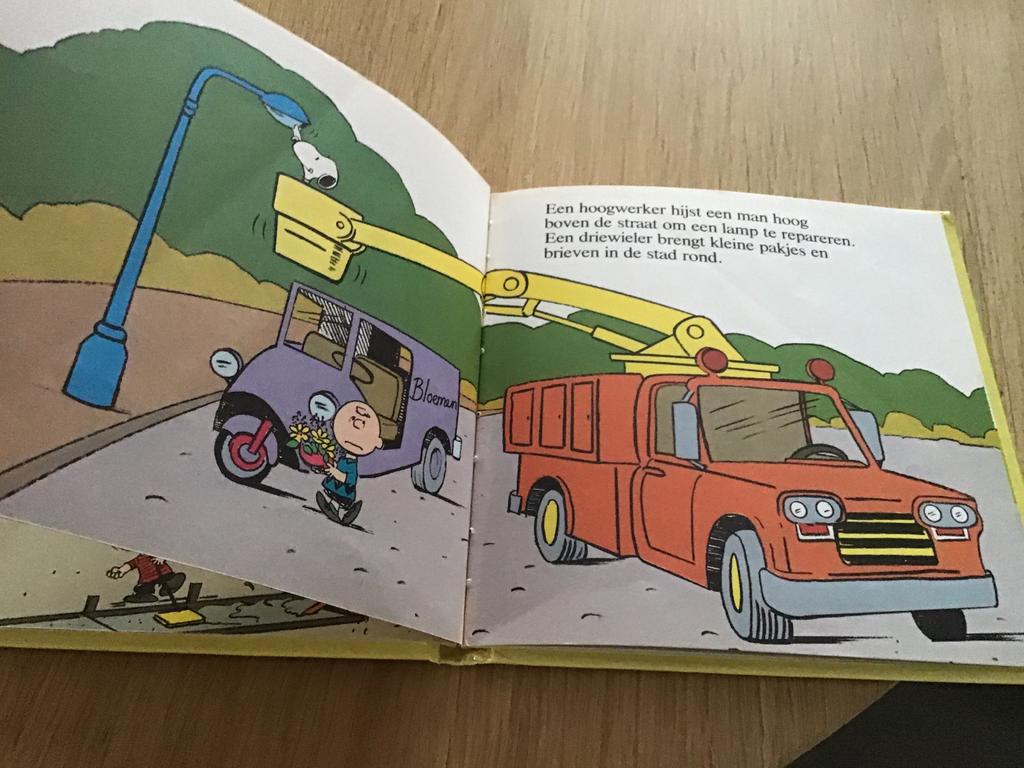 Snoopy's Avonturen met Auto's - Vintage Kinderboek 1983, Ophalen of Verzenden, Zo goed als nieuw, Fictie algemeen