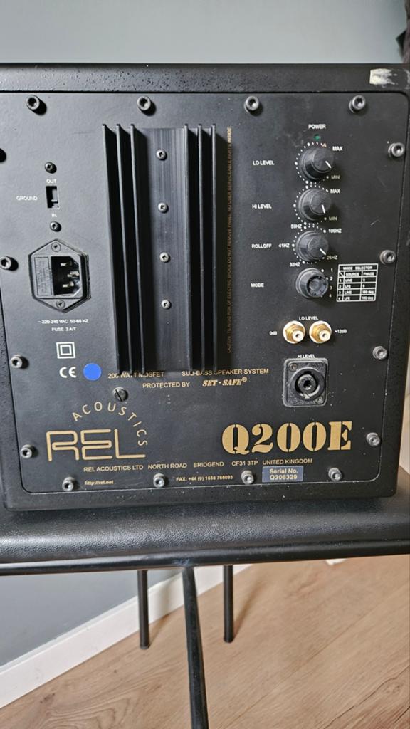 REL Q200E Subwoofer - Krachtige Bass voor Thuisbioscoop, Ophalen of Verzenden, Gebruikt, Subwoofer, Overige merken