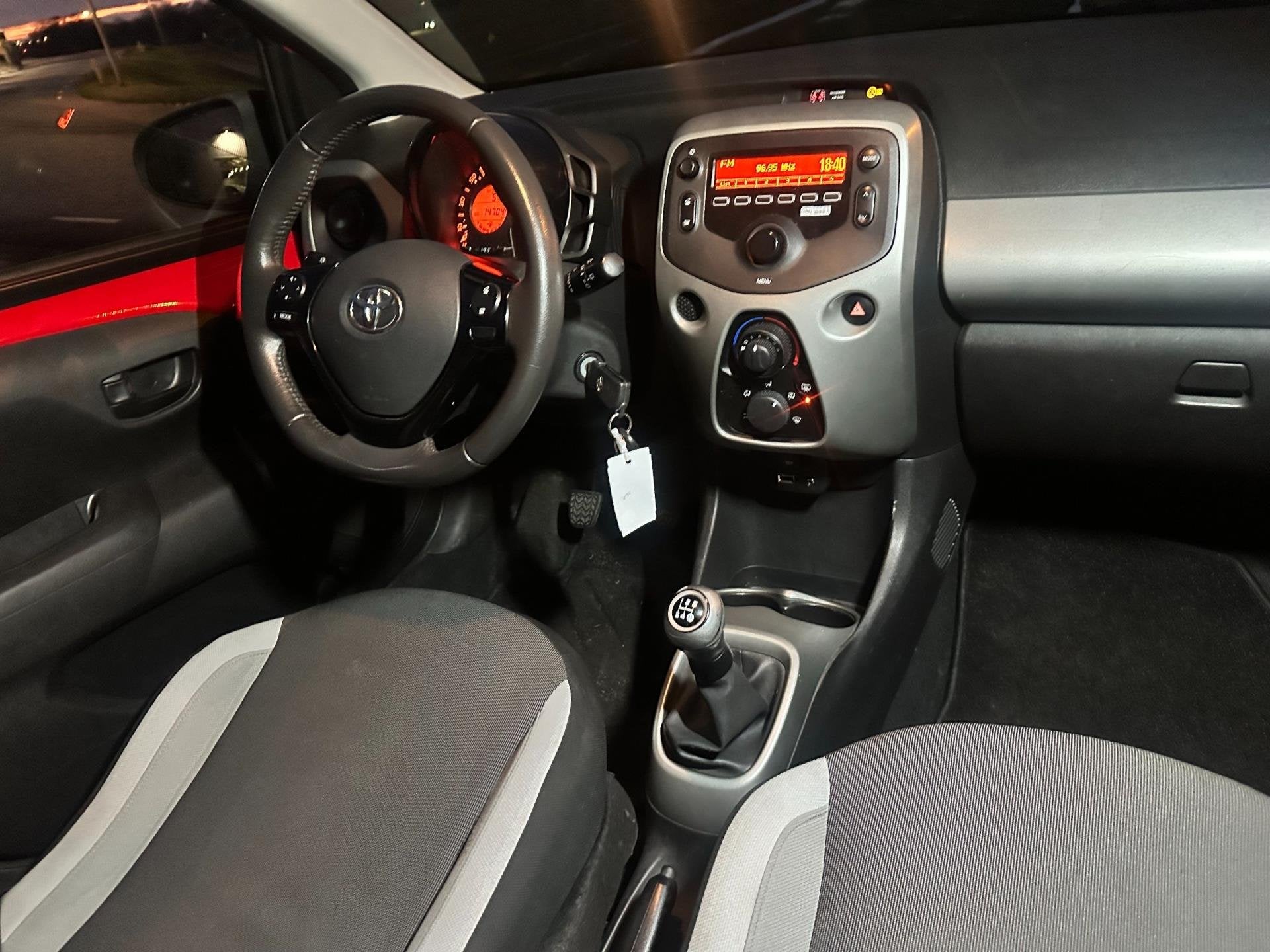 Foto 14 van Toyota Aygo 1.0 5Drs NAP ( Netto prijs €4090 ) Cruise Cont