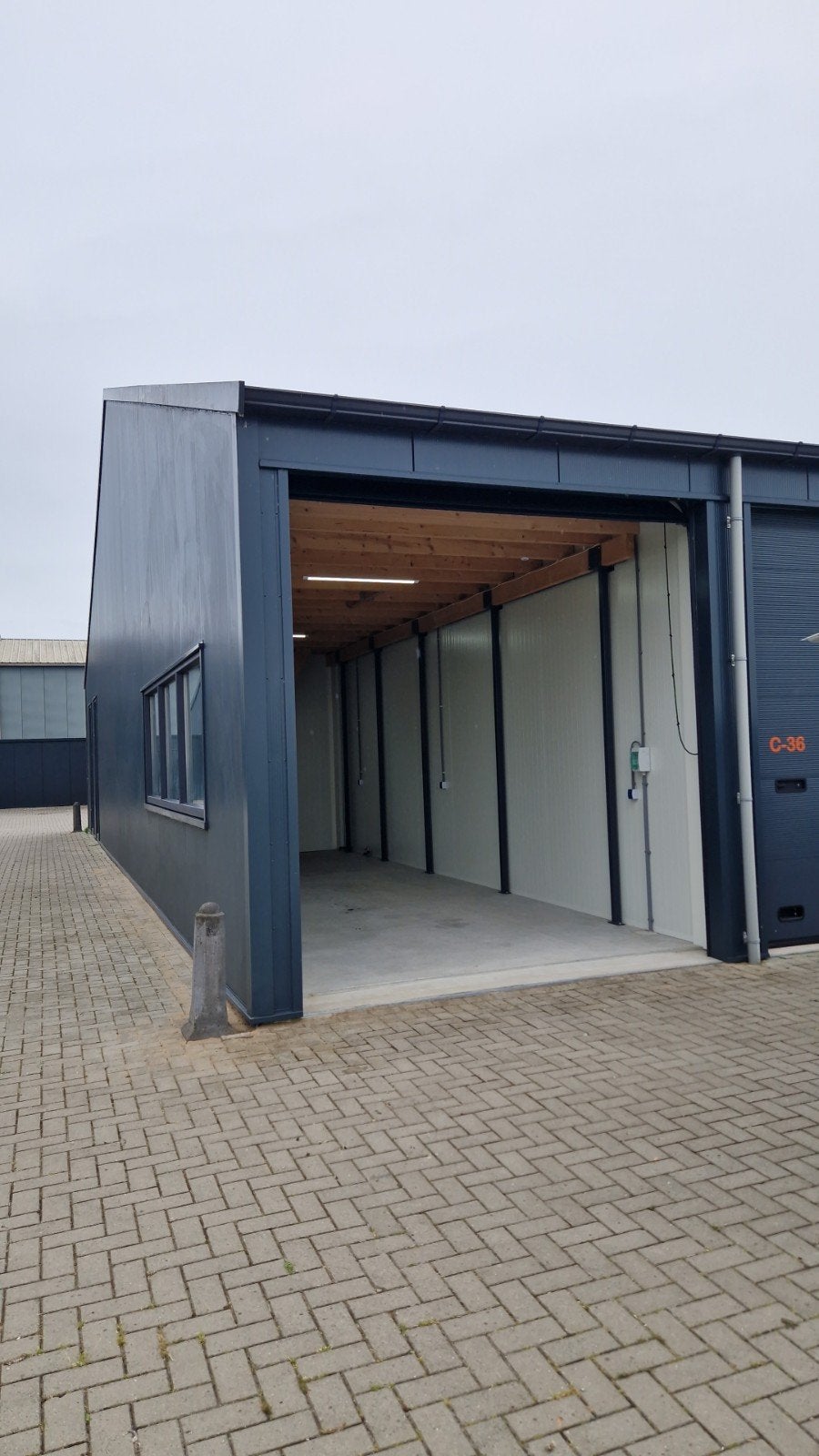Te Huur in Lemmer: Moderne Bedrijfs Unit Loods 70 m2, 70 m², Huur, Bedrijfsruimte
