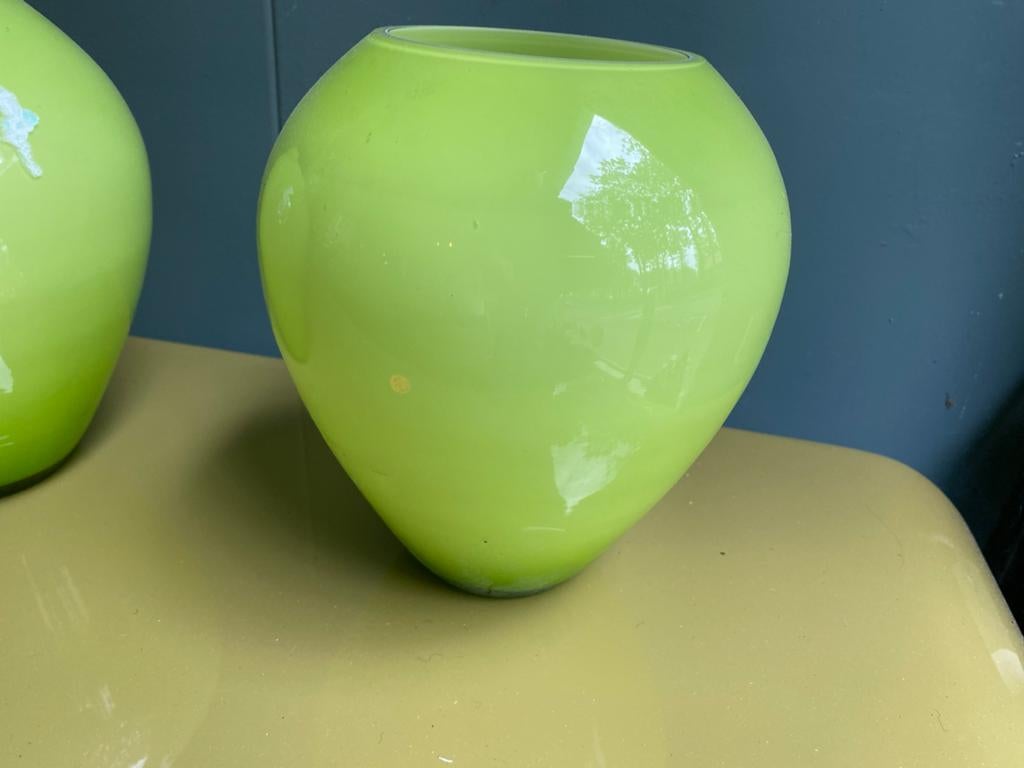 Limegroene melkglas vaas - 23cm hoog, Ophalen, Nieuw, Glas, Minder dan 50 cm