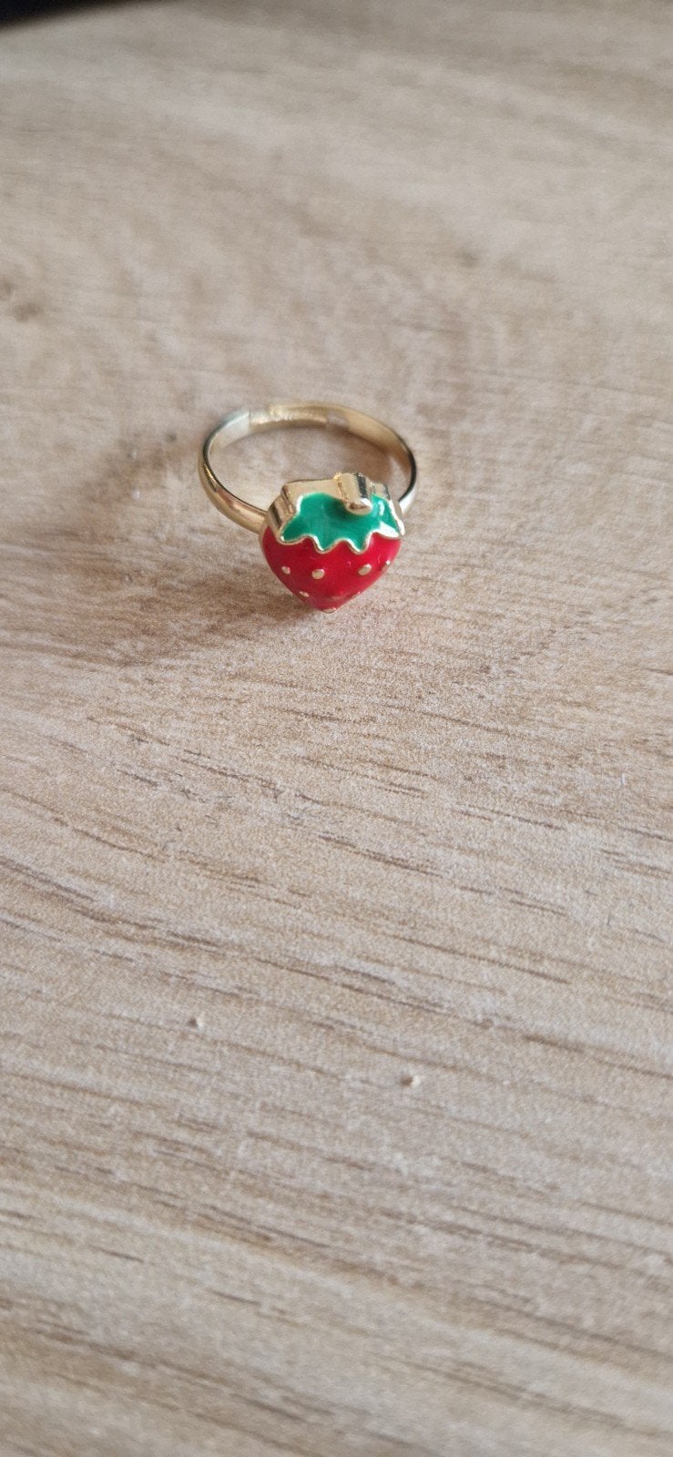 Leuke gouden ring met aardbei design, Ophalen of Verzenden, Zo goed als nieuw, Dame of Heer, Goud