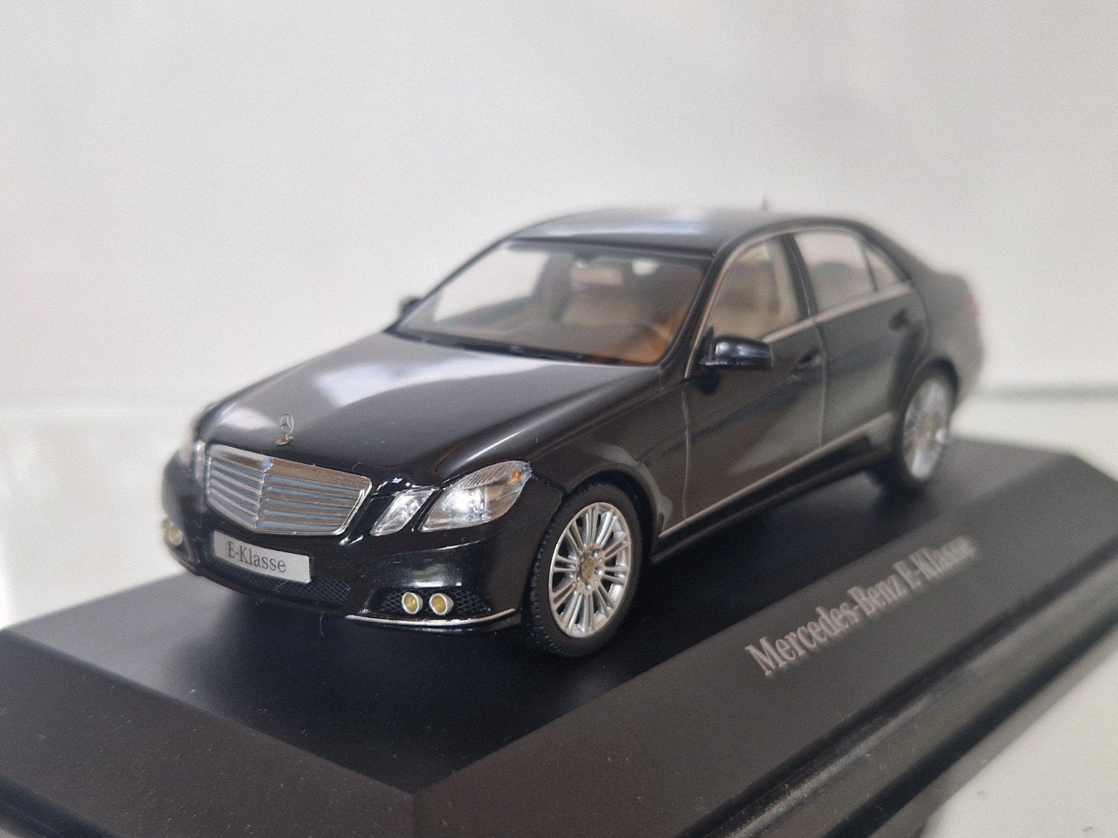 Schuco Mercedes-Benz E-Klasse Modelauto Zwart - Zo goed als, Hobby en Vrije tijd, Ophalen of Verzenden, Zo goed als nieuw, Auto