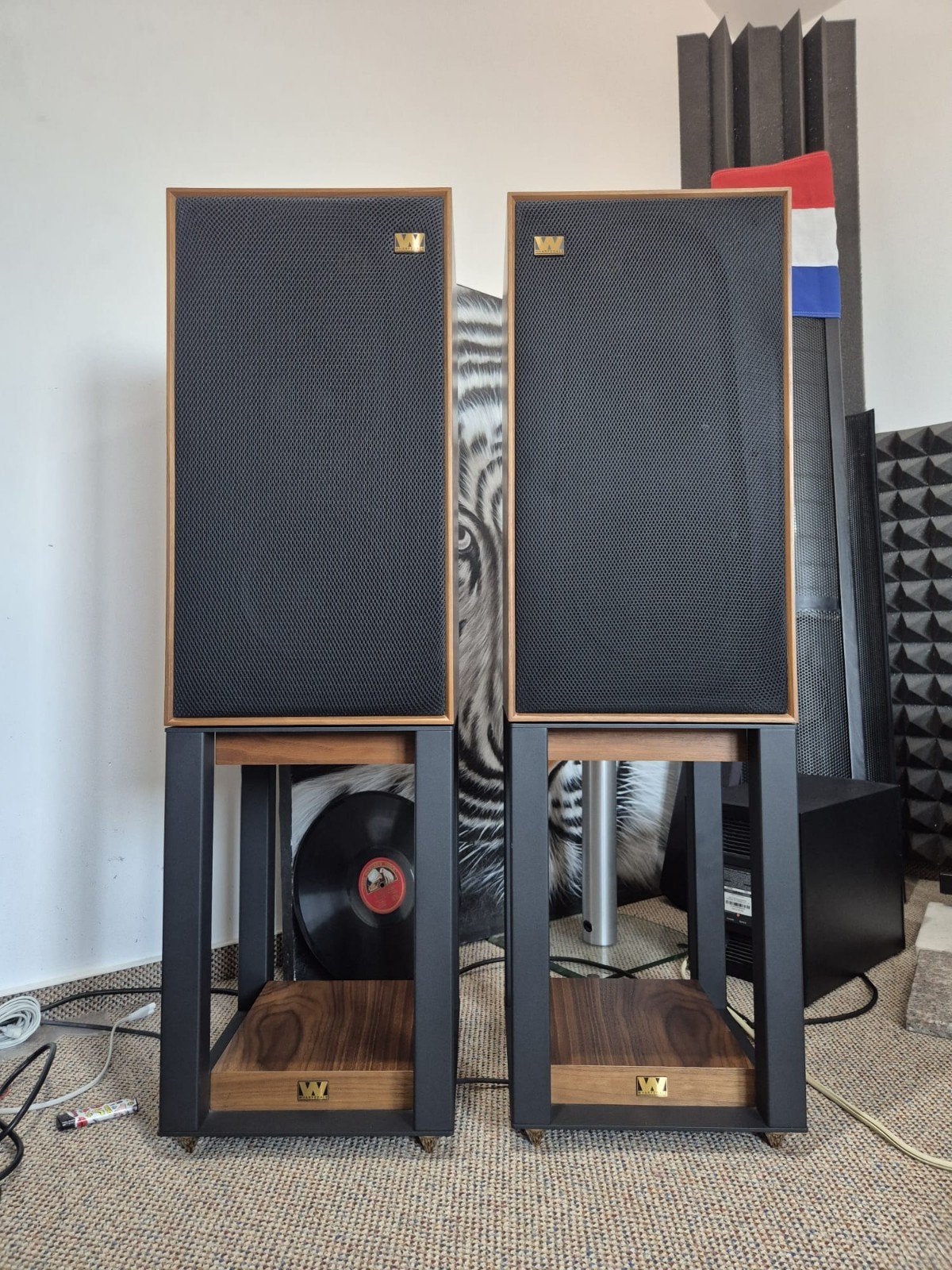 Wharfedale Linton 85th Anniversary Speakers met Stands, Vloerstaande luidspreker, Inclusief standaarden, Wharfedale, Zo goed als nieuw