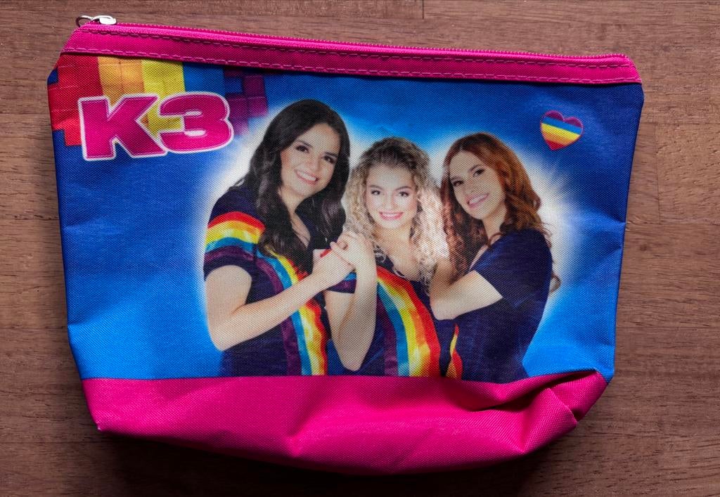 Nieuwe K3 toilettas - Ideaal voor diverse spullen, Sieraden, Tassen en Uiterlijk, Toilettassen, Nieuw, Meisje, Roze, Ophalen
