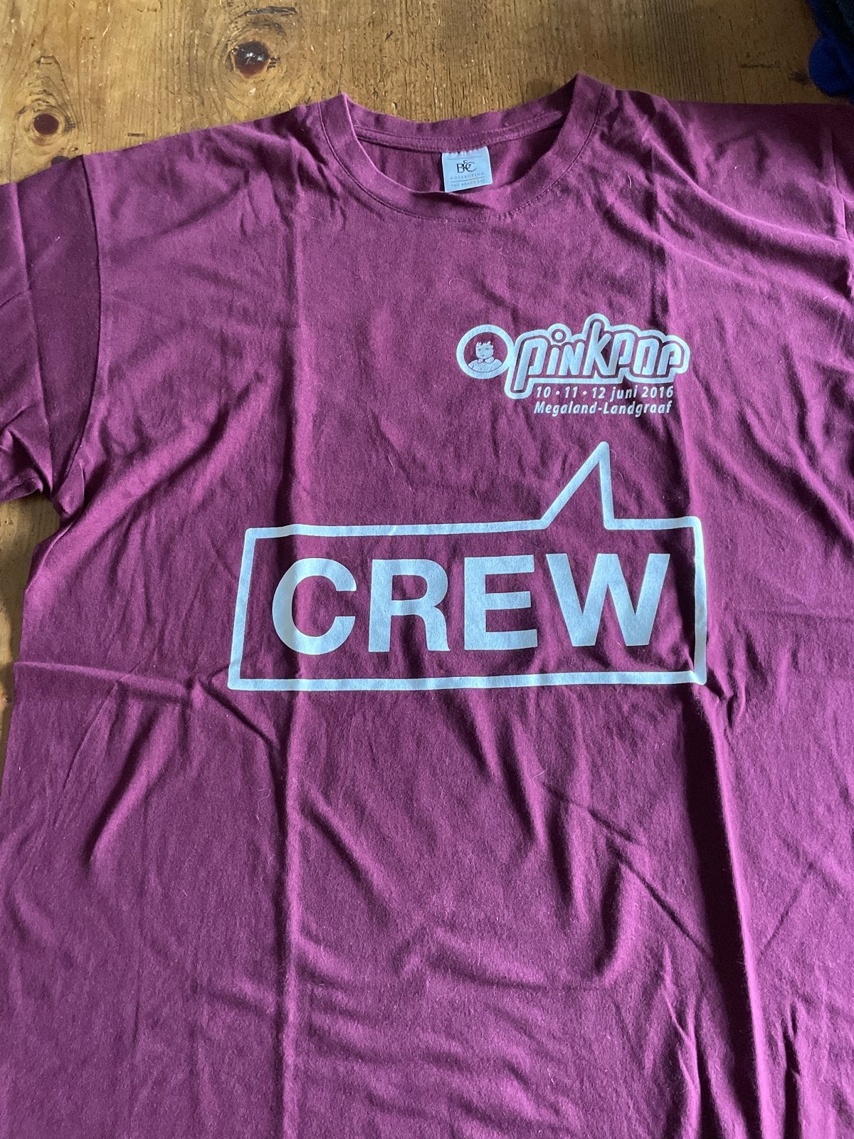 Pinkpop 2016 Crew T-shirt - Zo goed als nieuw, Ophalen of Verzenden, Zo goed als nieuw, Maat 52/54 (L), Rood