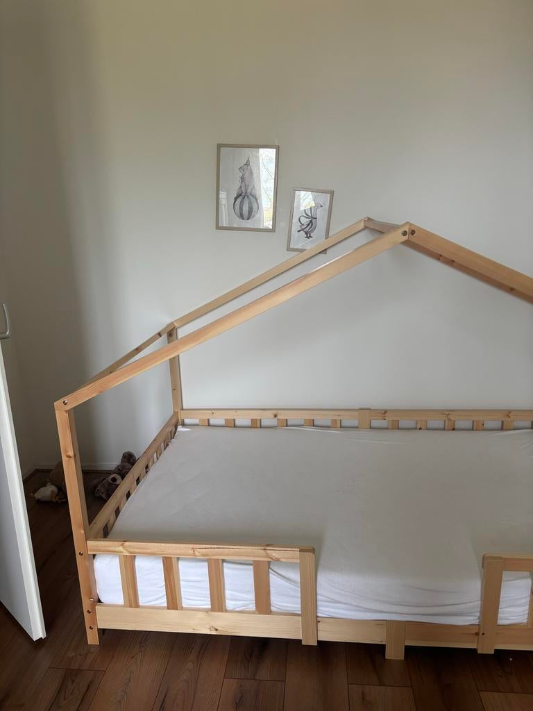 Kinderbed Treviolo met uitvalbeveiliging en matras, Kinderen en Baby's, Ophalen, Lattenbodem, 180 cm of meer, 100 cm of meer