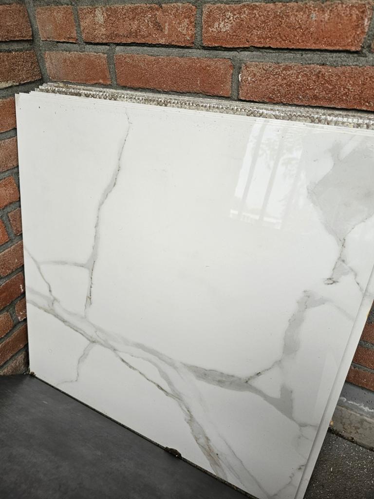 Marmeren tegels (wit) – 60x60 cm, 60 cm of meer, Nieuw, Ophalen of Verzenden, Minder dan 5 m²