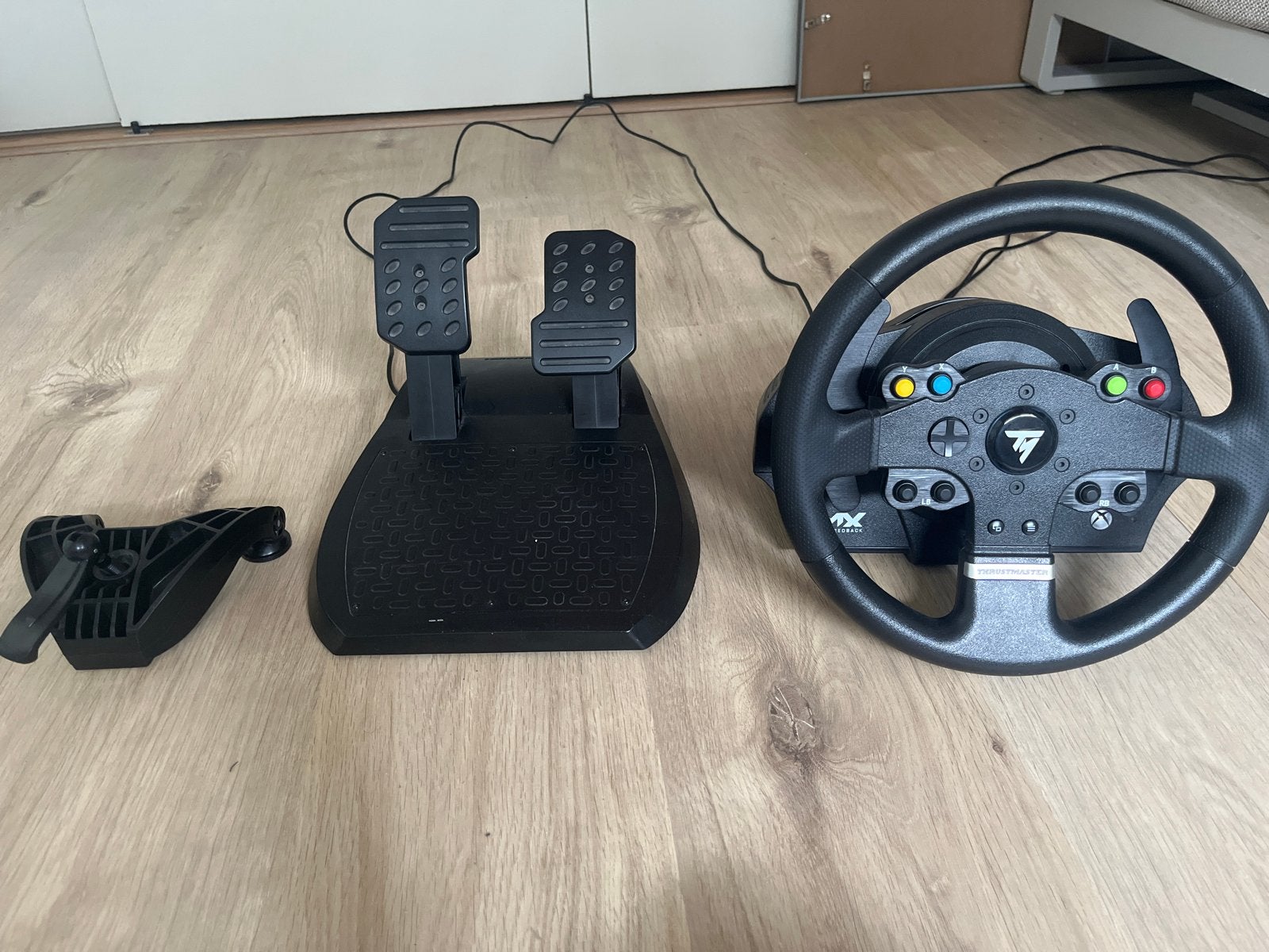Thrustmaster TMX racestuur en pedalen - Zo goed als nieuw, Racestuur, Force feedback, Ophalen of Verzenden, Zo goed als nieuw