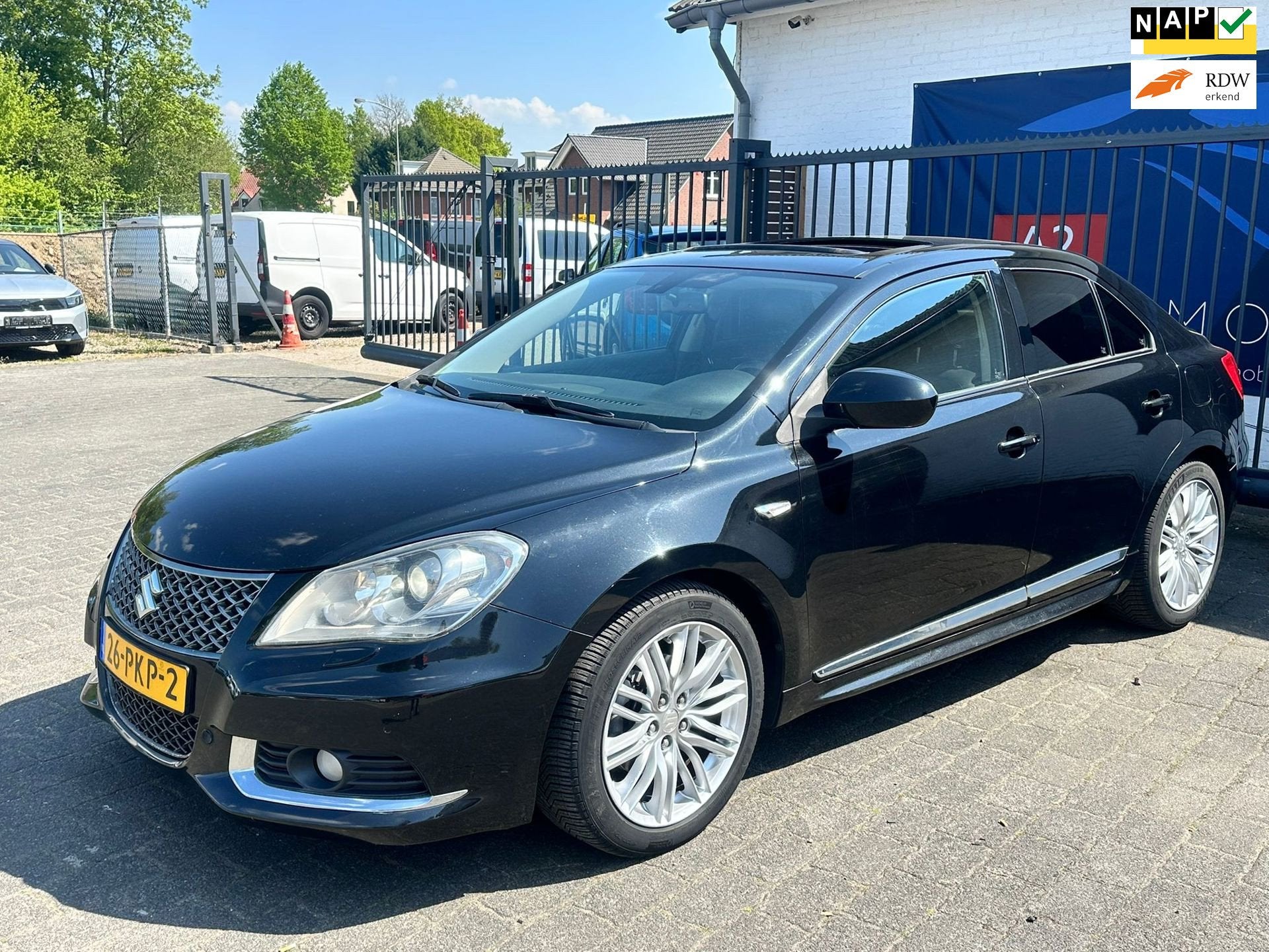 Suzuki Kizashi 2.4 Sport / SCHUIF - KANTELDAK / KEYLESS / ST, Auto's, Suzuki, Automaat, Euro 5, Gebruikt, 4 cilinders