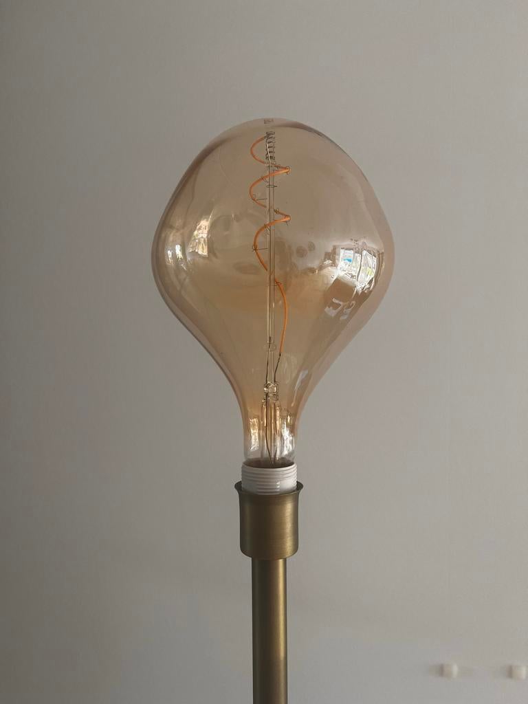 Stijlvolle vloerlamp met grote, warme lichtbron, Ophalen, Gebruikt