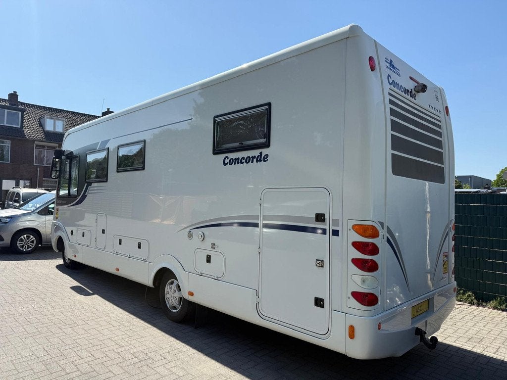 Concorde Carver iveco - 821 - Queensbed - 2 x Airco - Luchtv, Caravans en Kamperen, Campers, Concorde, Ringverwarming, All Selection Cars