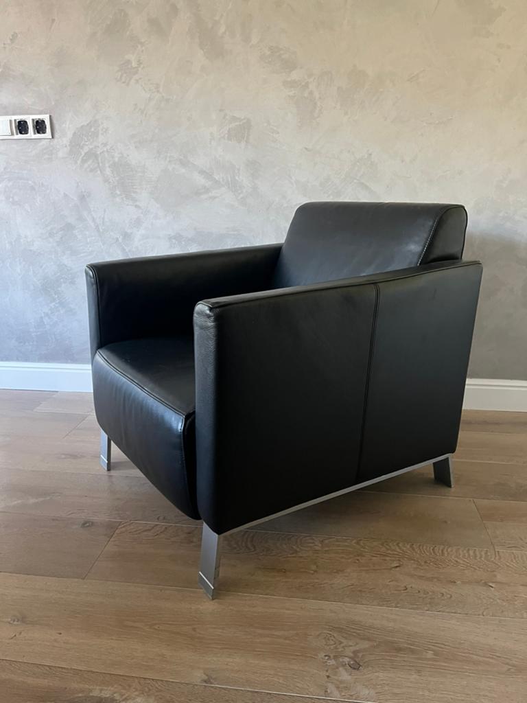 Touche feauteuil zwart leder, Huis en Inrichting, Fauteuils, Ophalen of Verzenden, Zo goed als nieuw, 75 tot 100 cm, Minder dan 50 cm