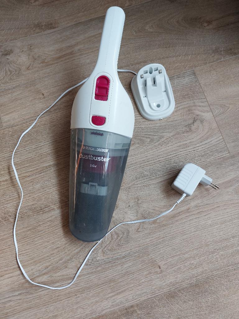 Kruimeldief Black & Decker Dustbuster 3,4 Volt, Overige merken, Gebruikt, Kruimeldief, Draadloos