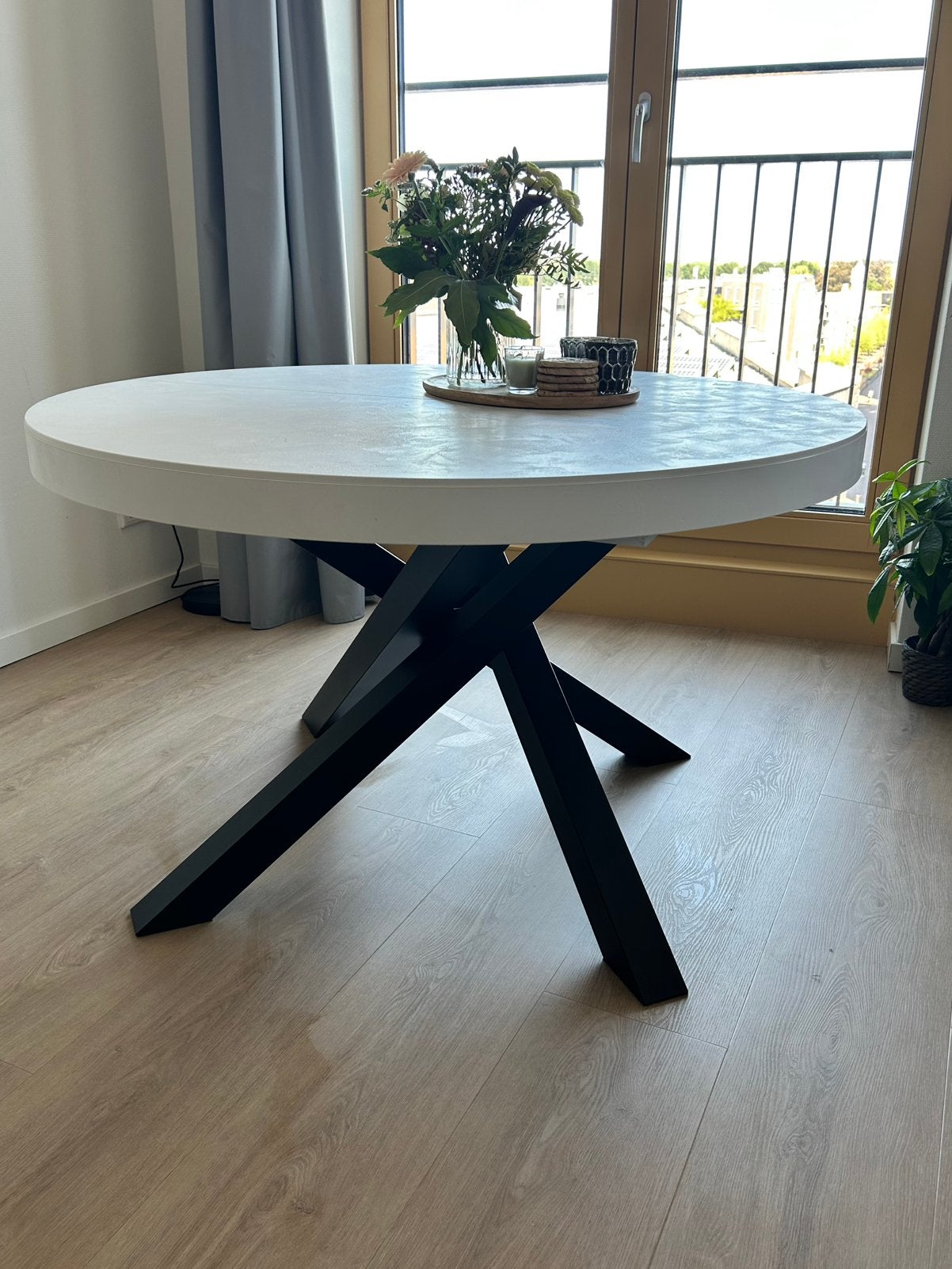 Ronde eettafel - 120/160x120cm - Wit, Ophalen, Kunststof, 100 tot 150 cm, Betonlook