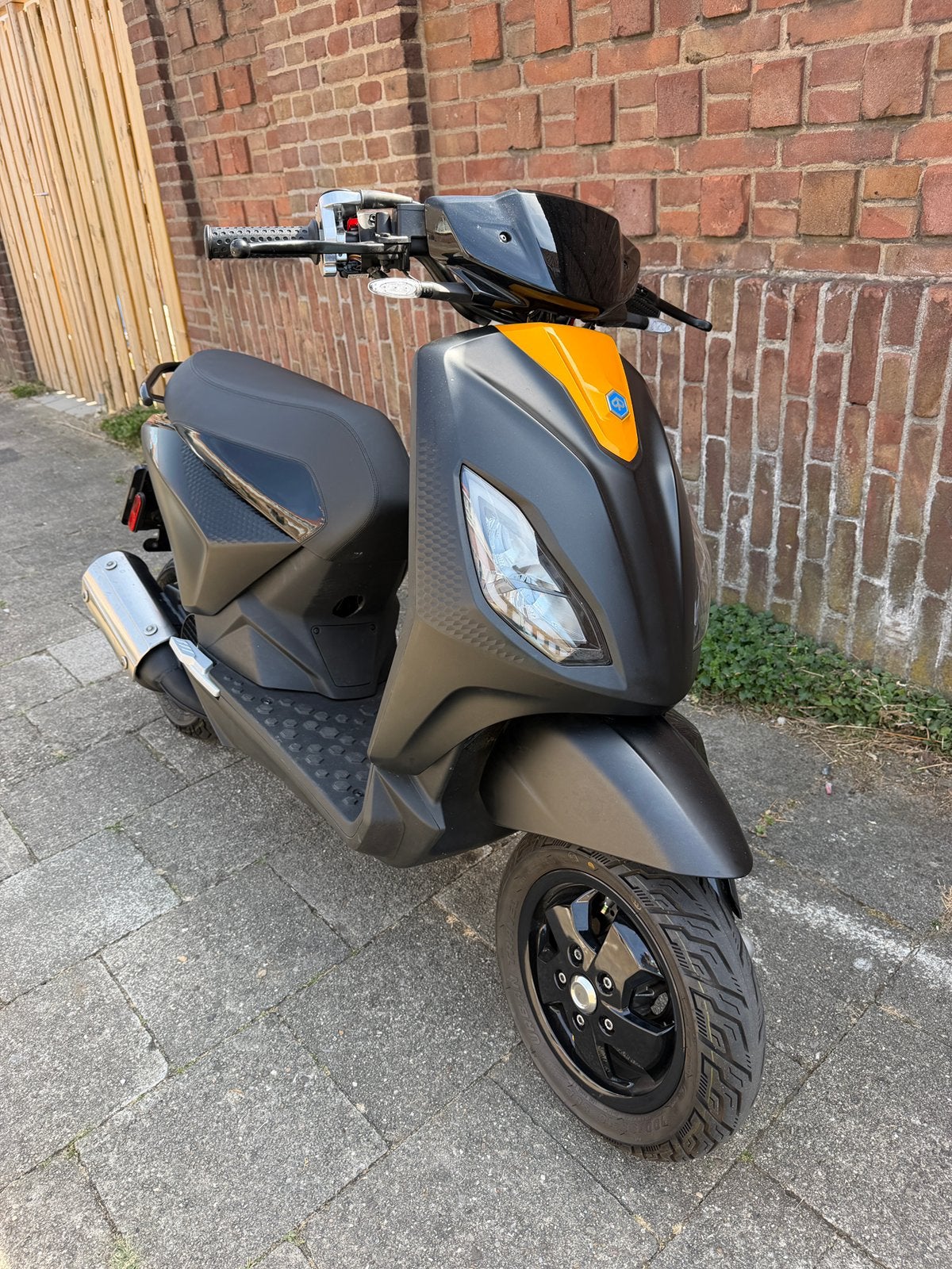 Piaggio One 183cc Malossi zip sp Runner, Ophalen, Zo goed als nieuw, Tweetakt, Zip