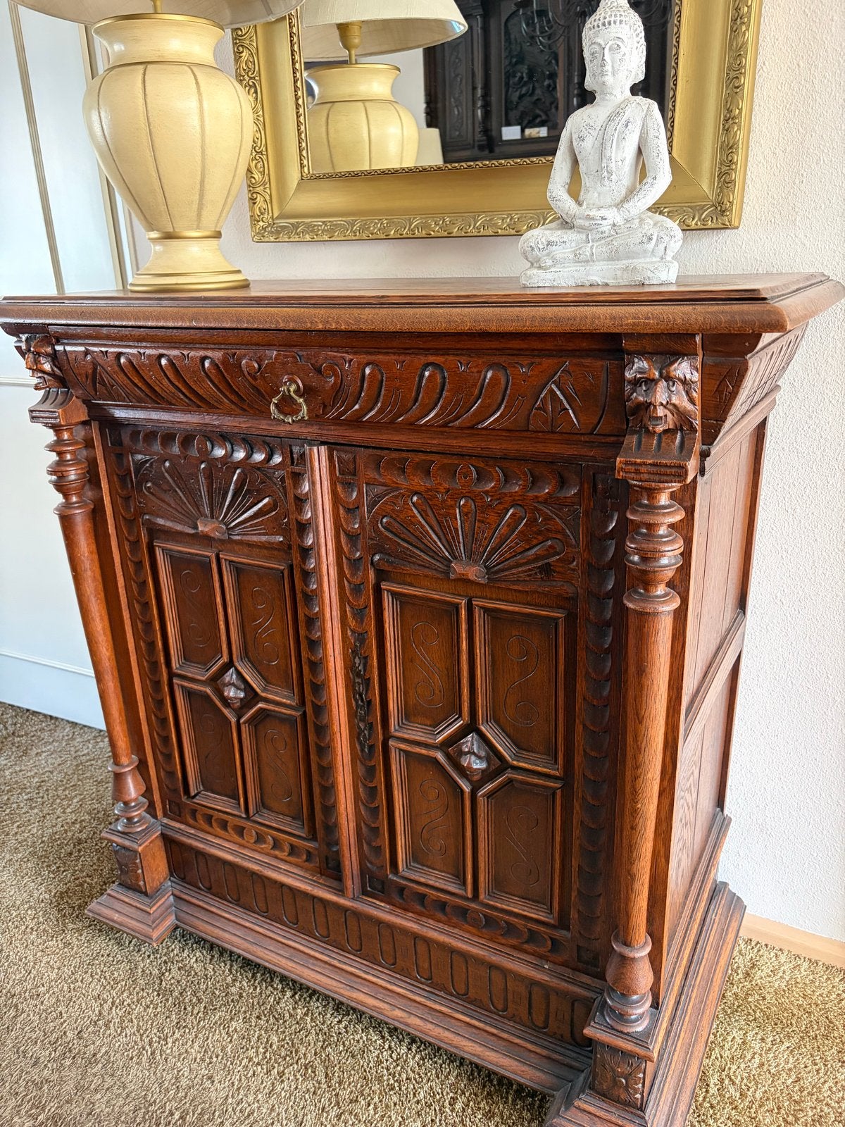 Antieke eikenhouten kast met houtsnijwerk, 100x49x106 cm, Ophalen