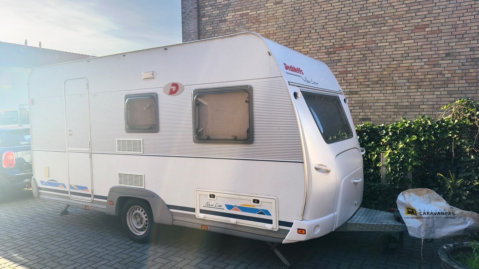 Dethleffs New Line 440 uit 2000 met Walker voortent, Vast bed, Uitbouw voortent, Rondzit, Particulier