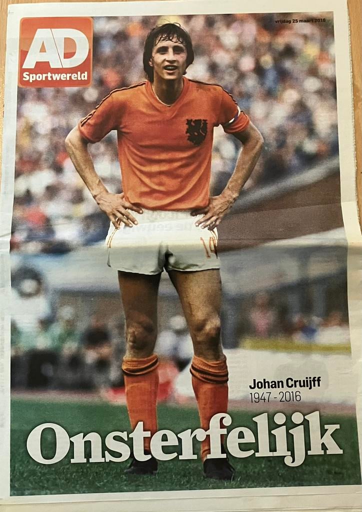AD Sportwereld bijlage Johan Cruijff Onsterfelijk 1947-2016, Ophalen of Verzenden, Zo goed als nieuw, Ajax, Boek of Tijdschrift