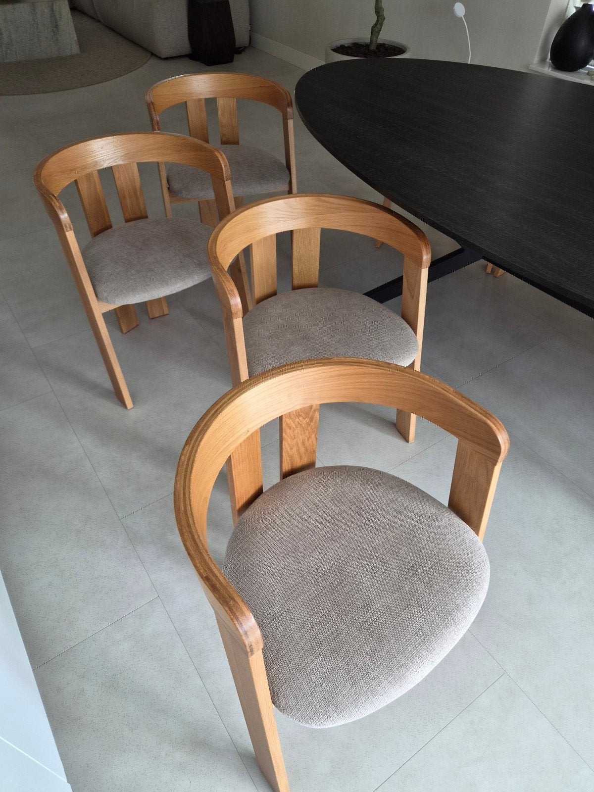 8 Japandi Houten Eetkamerstoelen BOVRUP Jysk, Ophalen, Japandi, Bruin, Zo goed als nieuw