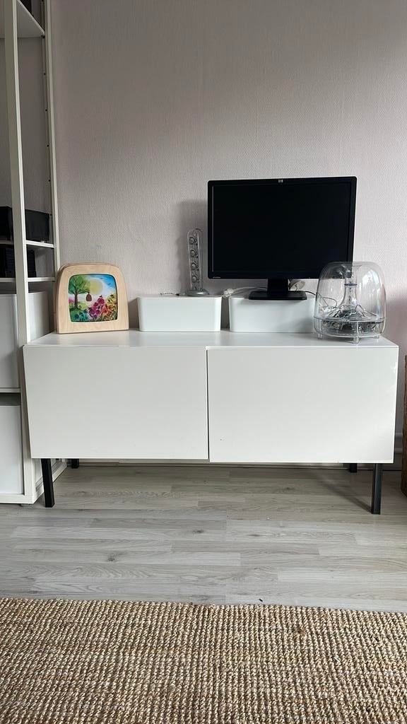 Ikea besta dressoir met hoogglans witte deuren, Ophalen, Zo goed als nieuw, 25 tot 50 cm, Minder dan 100 cm