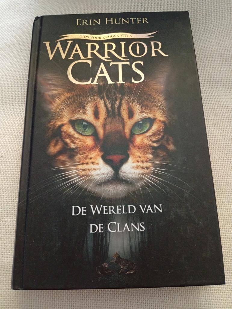 Warrior Cats - De Wereld van de Clans - Erin Hunter, Boeken, Ophalen of Verzenden, Zo goed als nieuw, Erin Hunter, Fictie