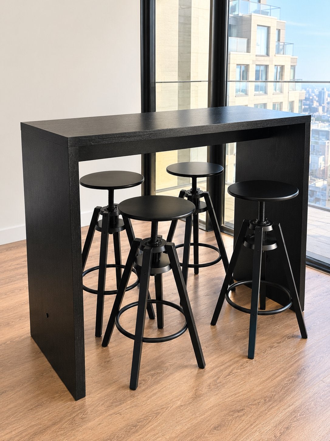 IKEA DALFRED 4 barstools met JYSK RODSTOV bartafel - Zwart, Ophalen, In hoogte verstelbaar, Zo goed als nieuw, 90 cm of meer