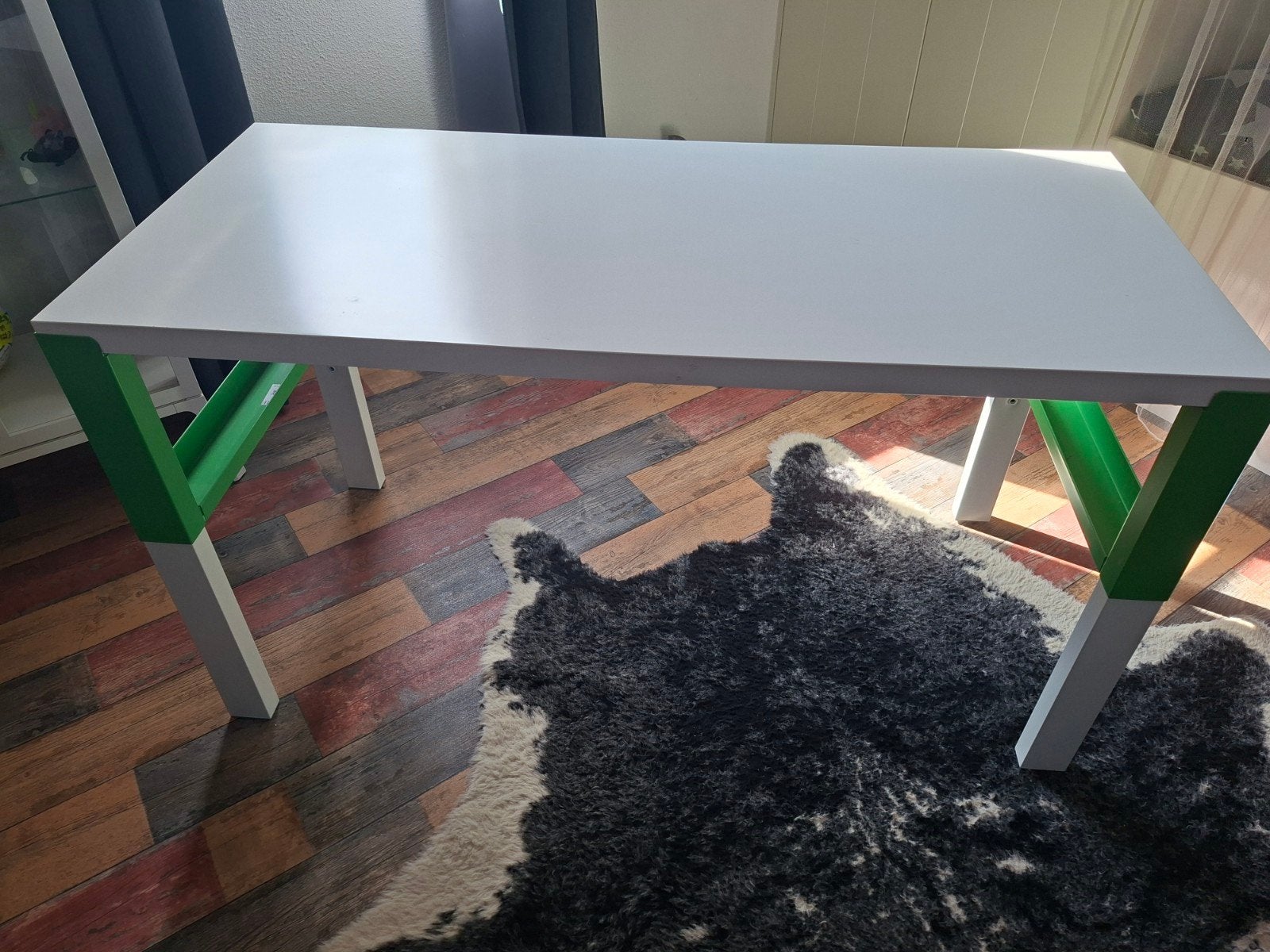 IKEA PÅHL bureau - Hoogte verstelbaar, Huis en Inrichting, Bureaus, Ophalen, Gebruikt, Kinderbureau, In hoogte verstelbaar