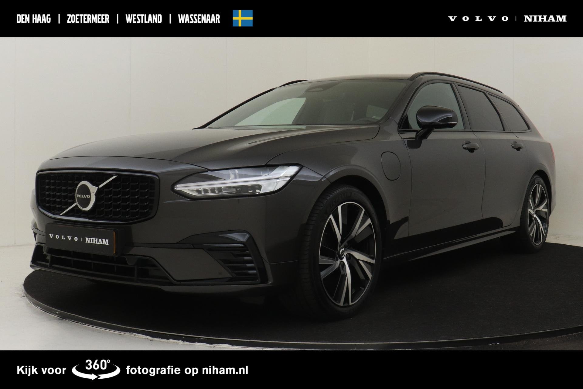 Volvo V90 T6 PLUG-IN HYBRID AWD PLUS DARK *LONG RANGE!* -HAR, Auto's, Automaat, 12 maanden, Stof, Euro 6